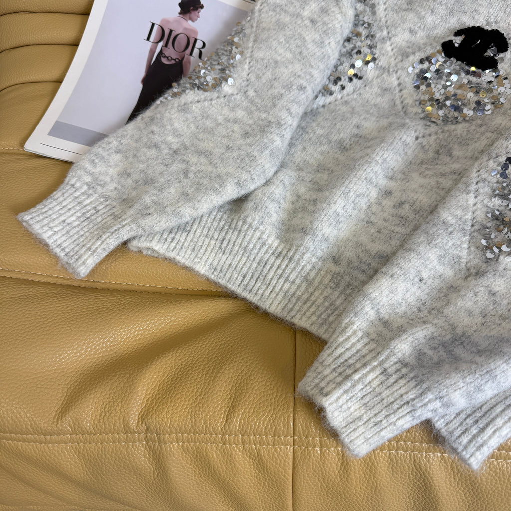 26NEW Sequined Diamond Pattern Sweater