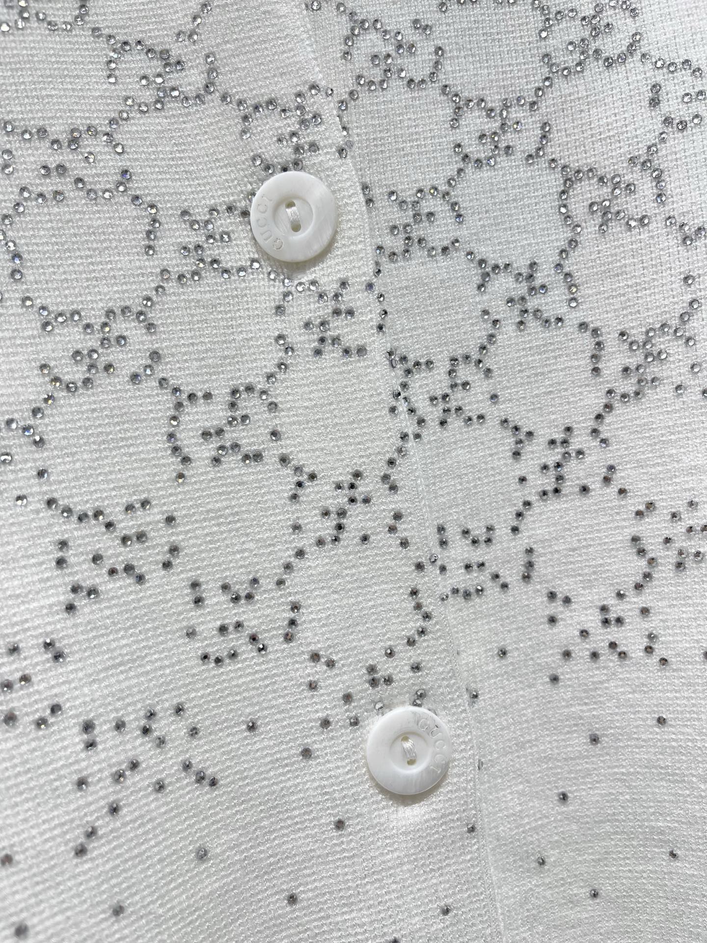 26NEW Rhinestone Button Knit Cardigan