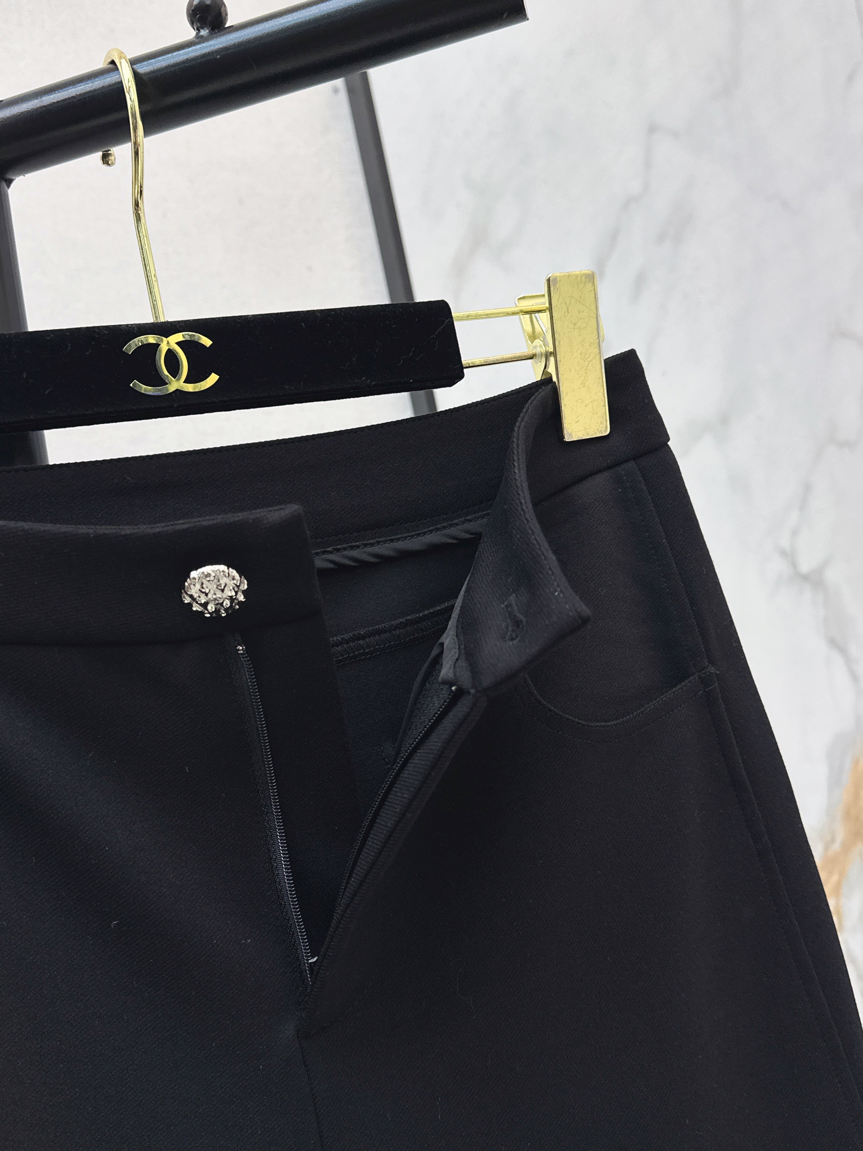 26NEW High-Waisted Flare Trousers