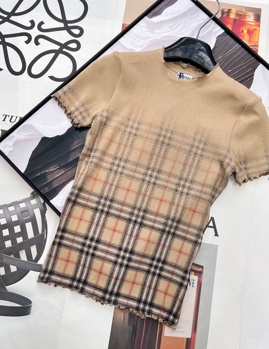 26NEW Gradient Plaid Wavy Edge Fitted Short-Sleeve T-Shirt