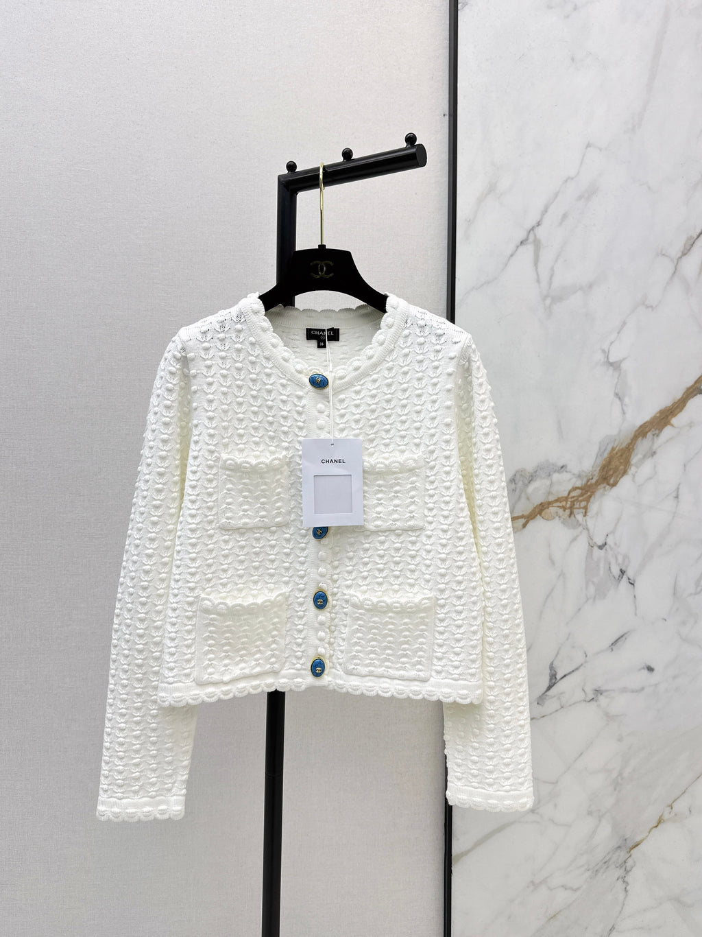 26NEW White Embossed Knit Cardigan