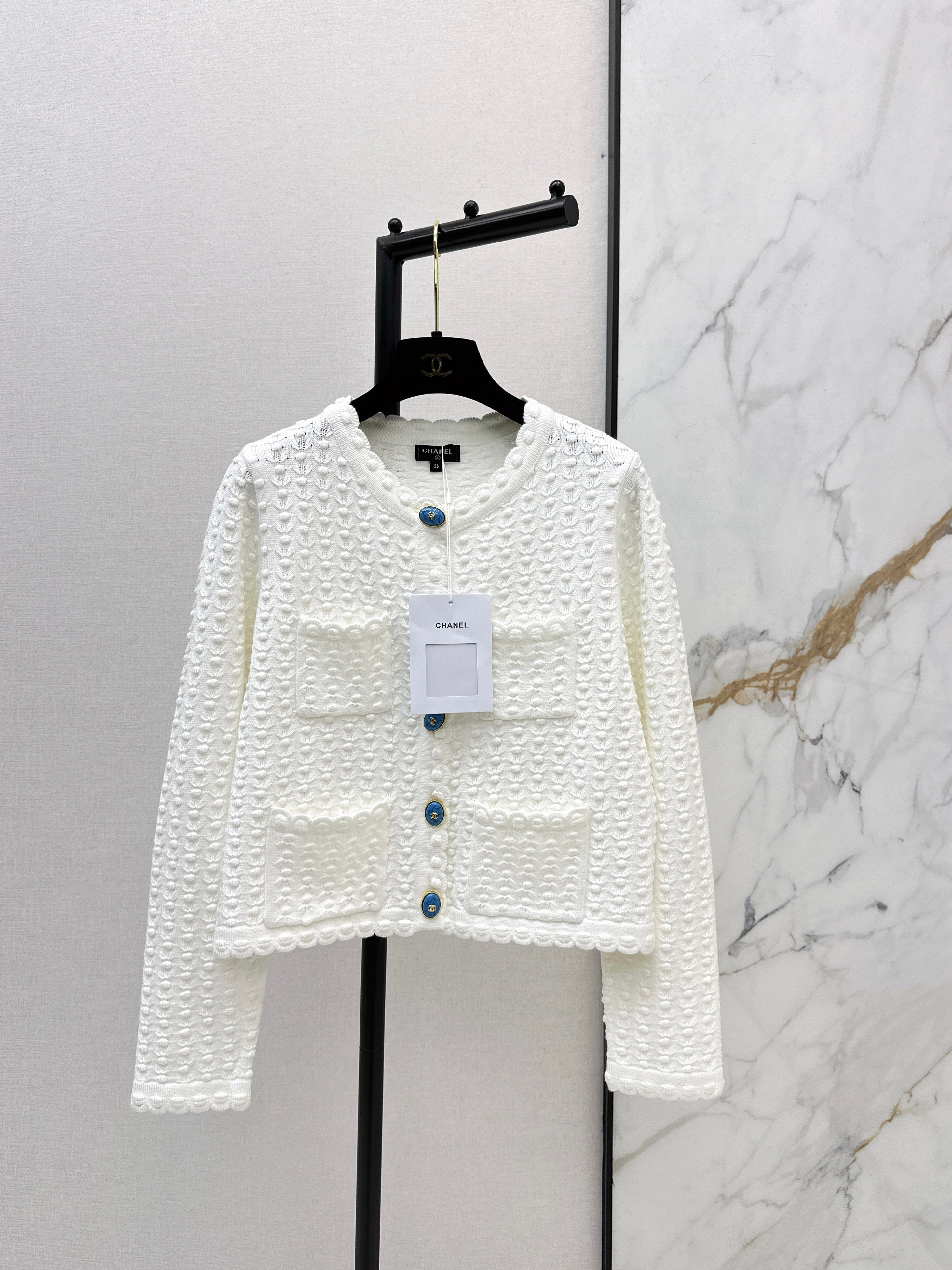 26NEW White Embossed Knit Cardigan