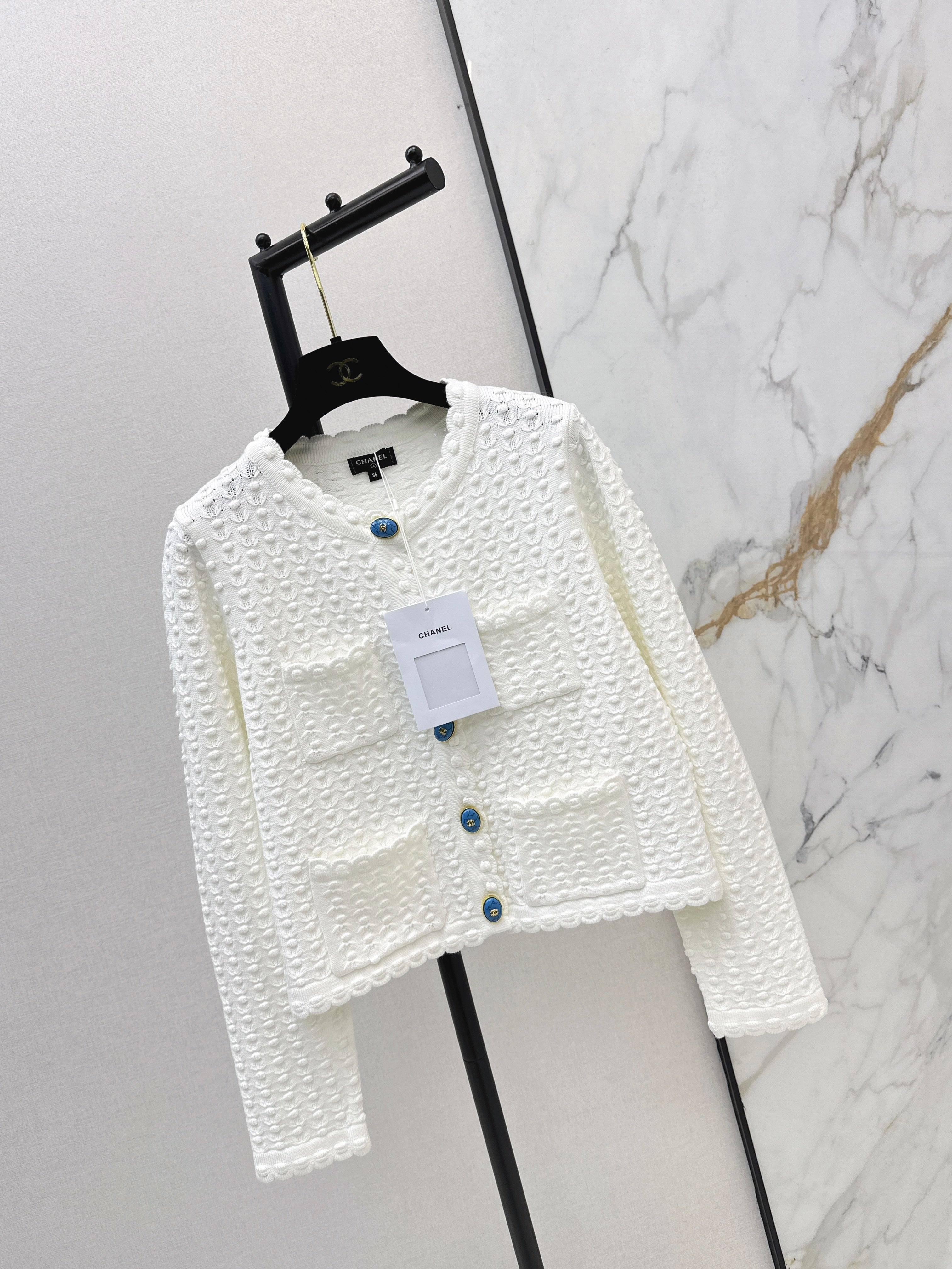 26NEW White Embossed Knit Cardigan