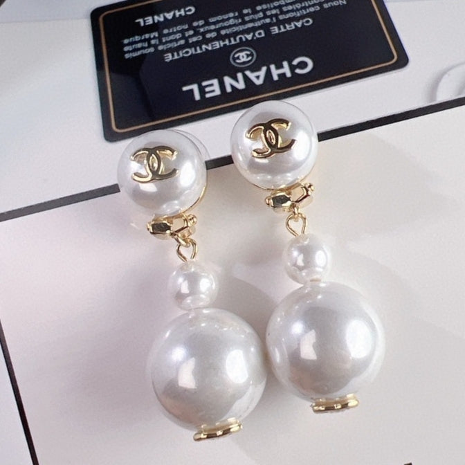 26NEW Micro-painted Crystal Tassel Teardrop Pearl Letter Stud Earrings