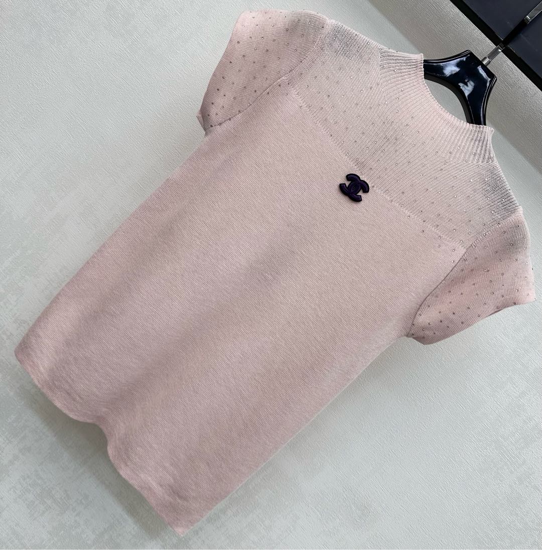 26NEW Logo Flutter Sleeve Knit