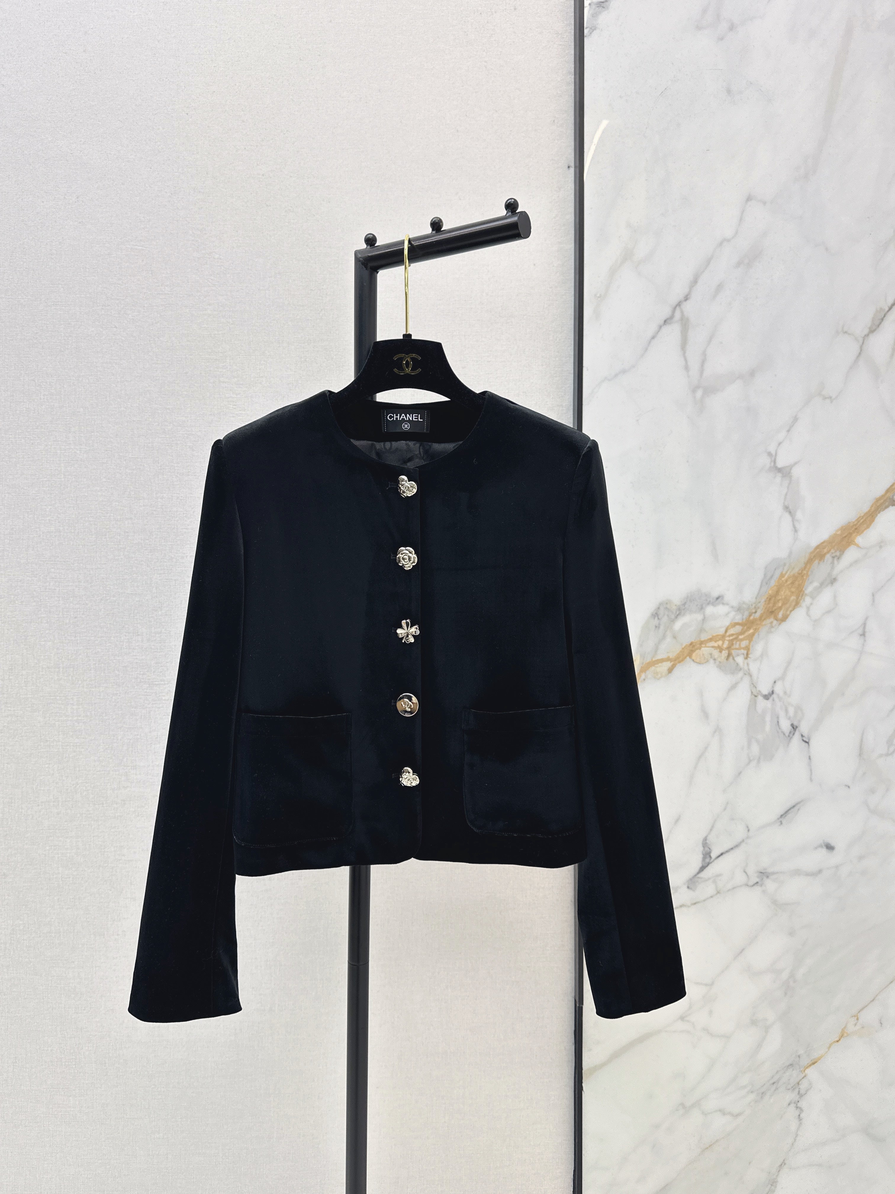 26NEW Decorative Velvet Coat
