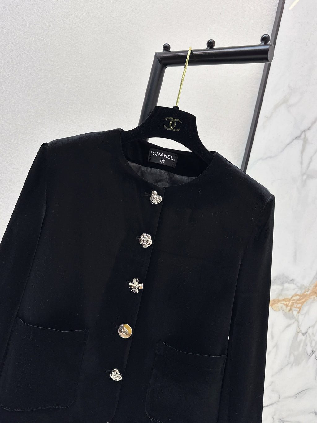 26NEW Decorative Velvet Coat