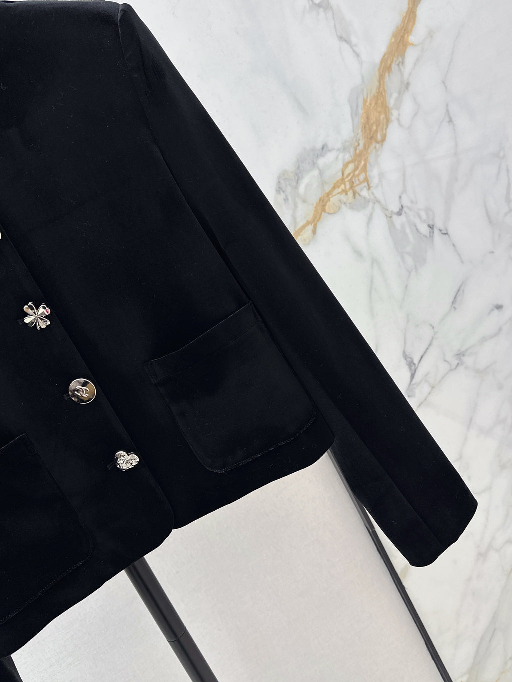 26NEW Decorative Velvet Coat