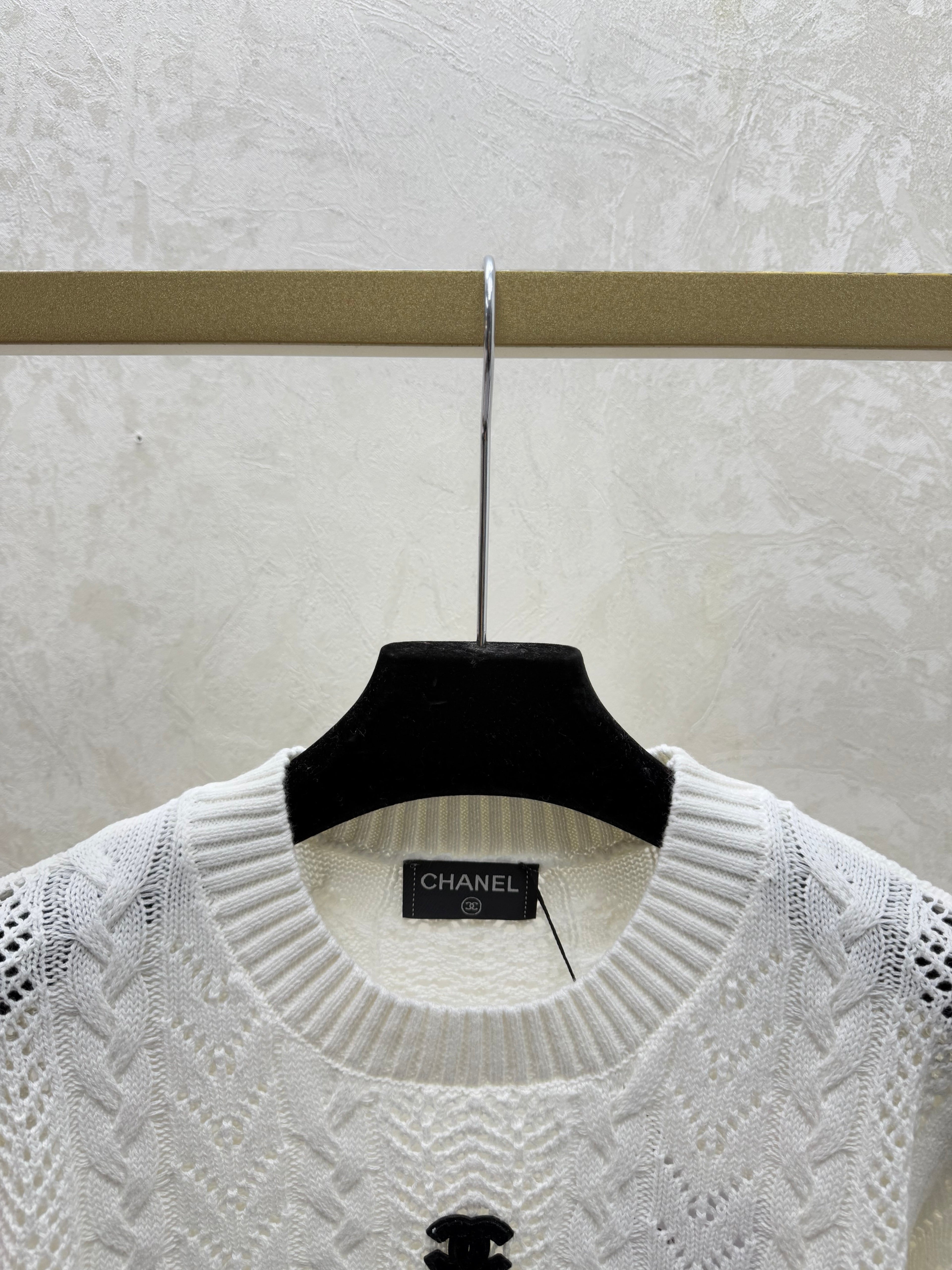 26NEW Solid Color Simple Hollow-Out Round Neck Knit Short Sleeve