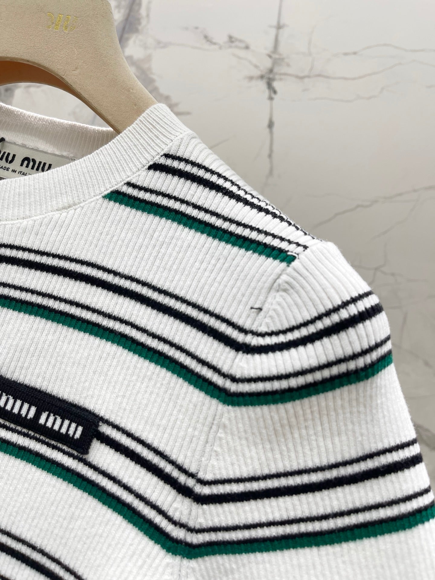 26NEW striped short-sleeved knit sweater