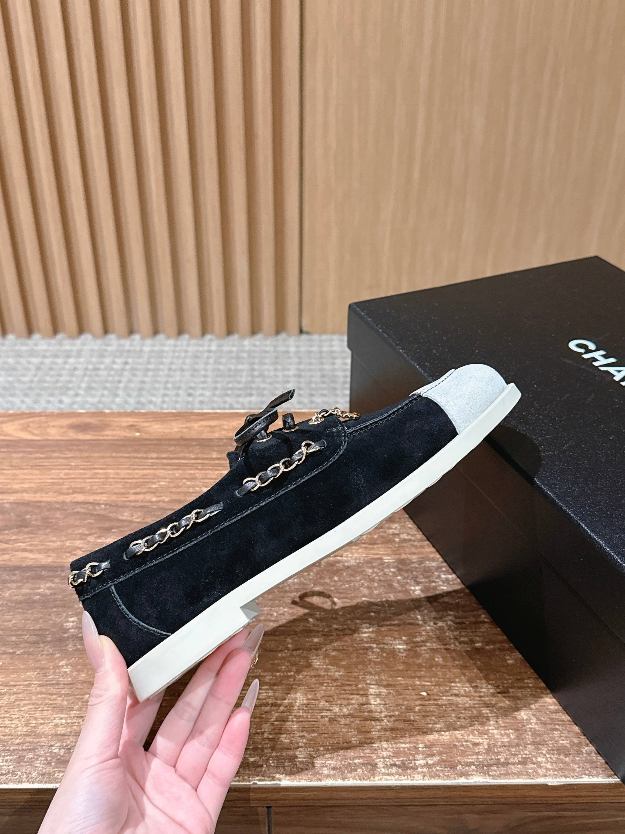 26NEW Color Block Suede Loafers