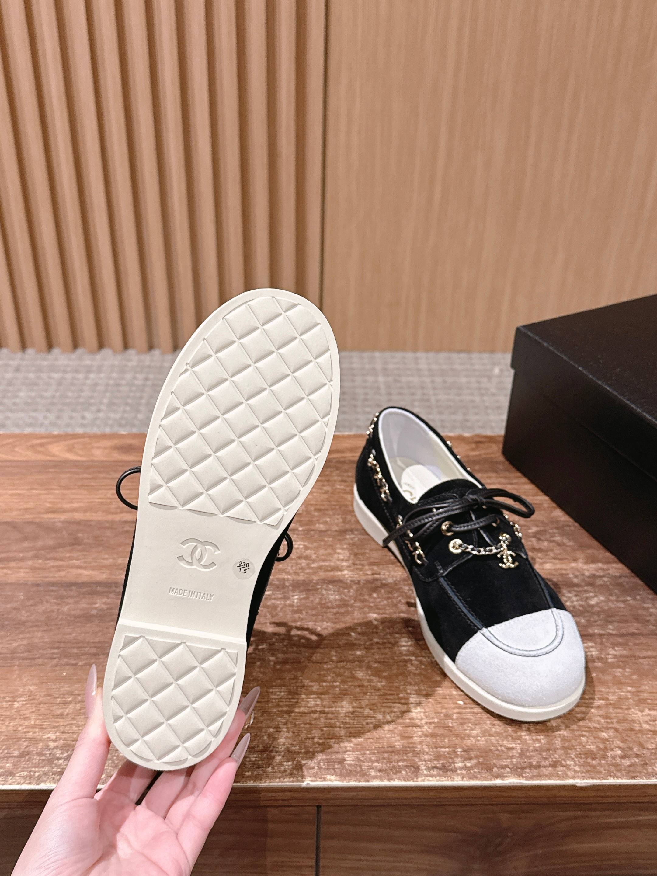 26NEW Color Block Suede Loafers