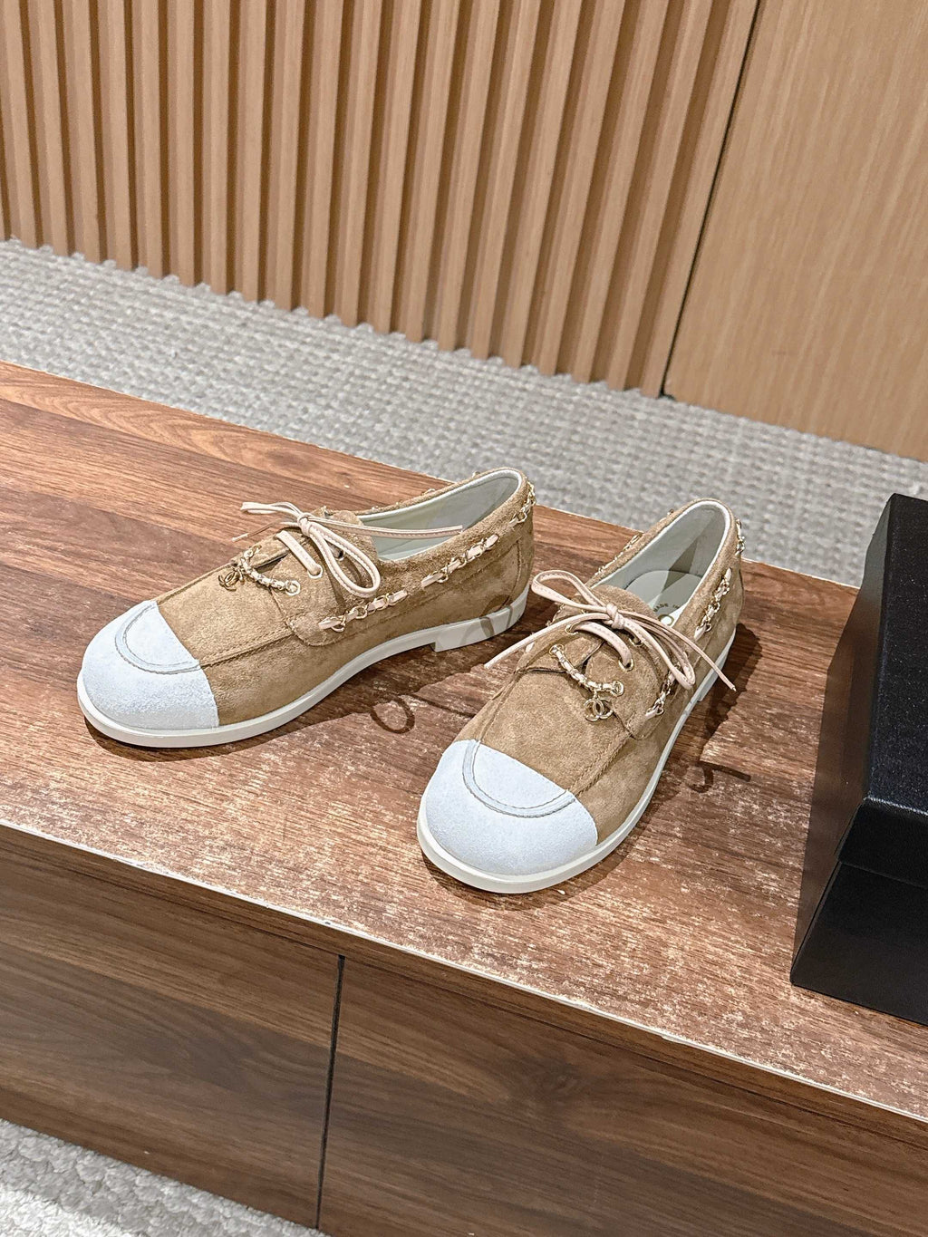 26NEW Color Block Suede Loafers