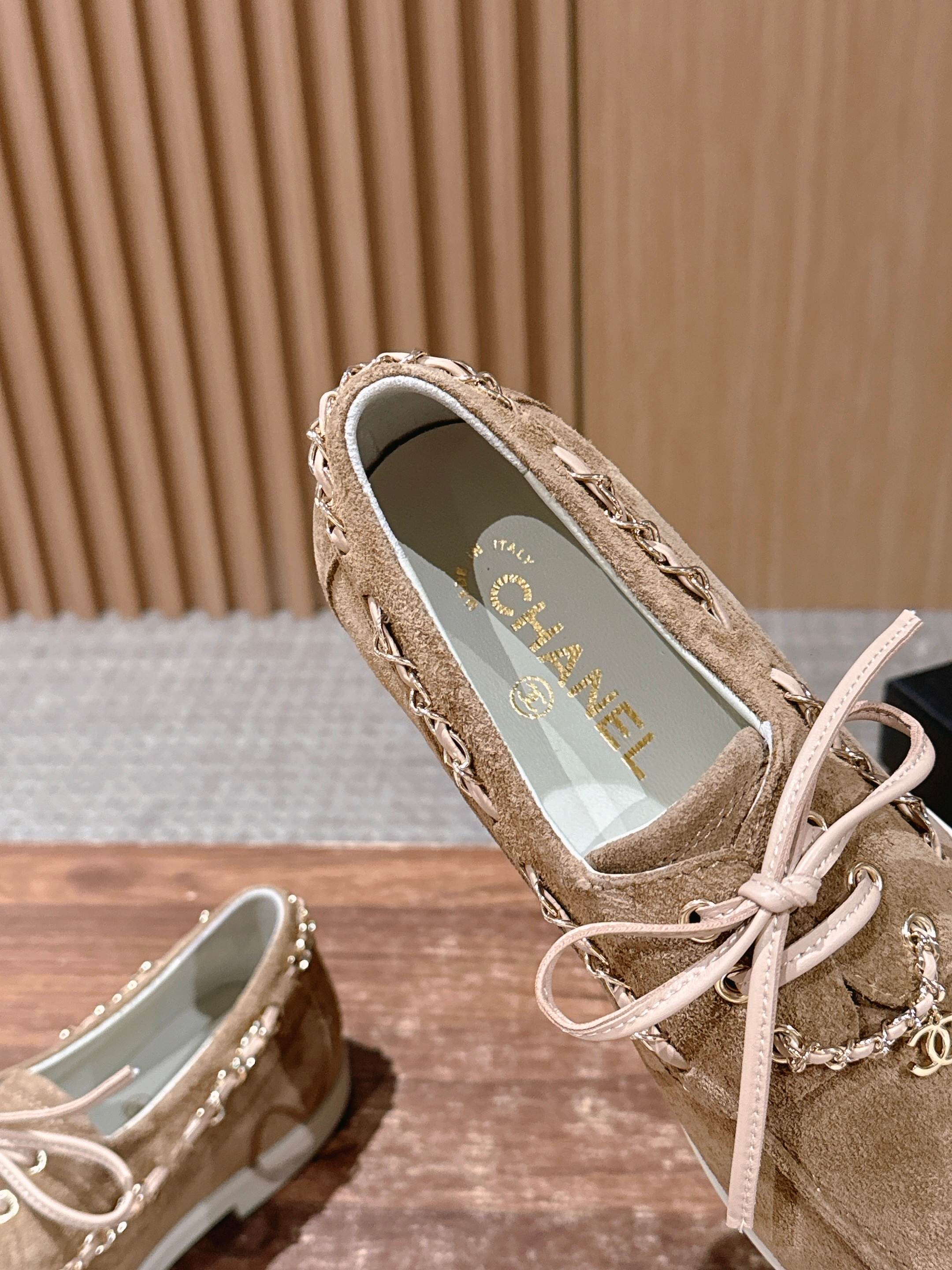 26NEW Color Block Suede Loafers