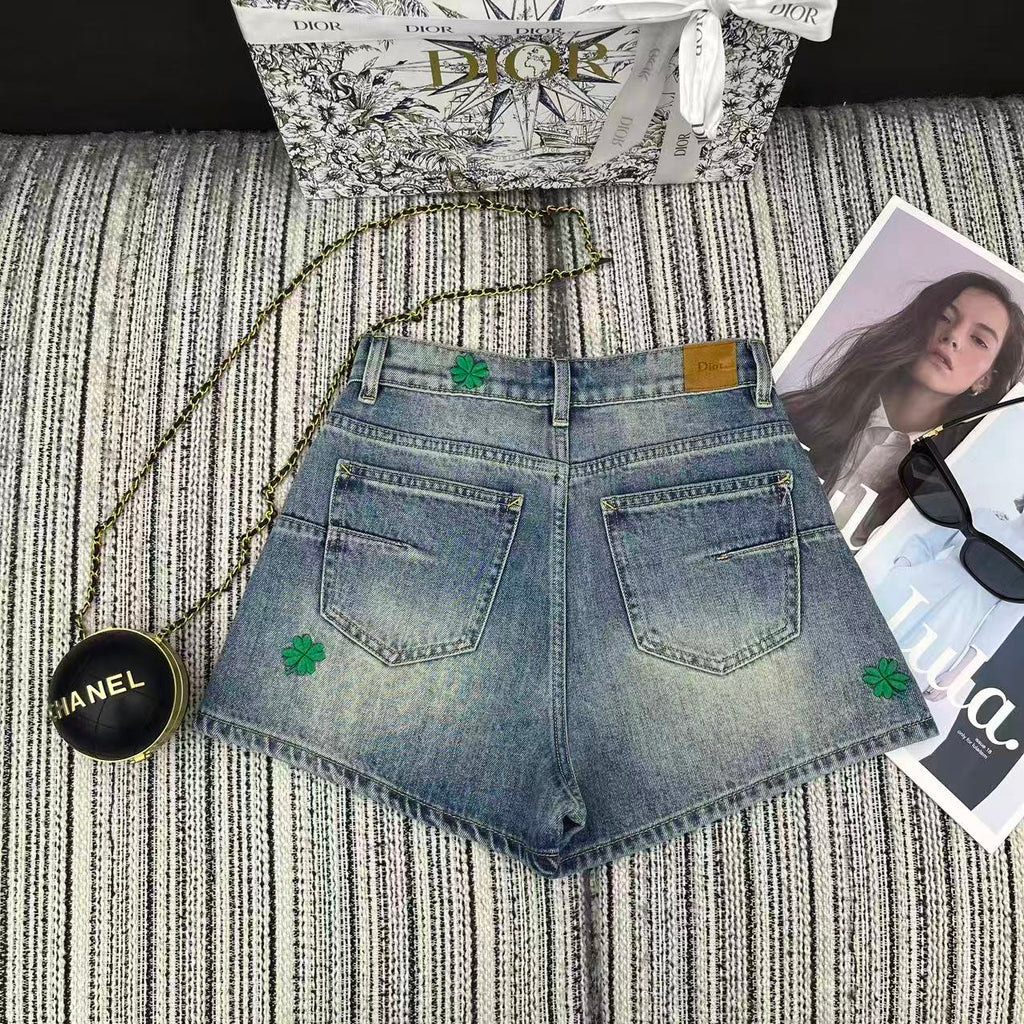 26NEW Embroidered Flower Denim Shorts