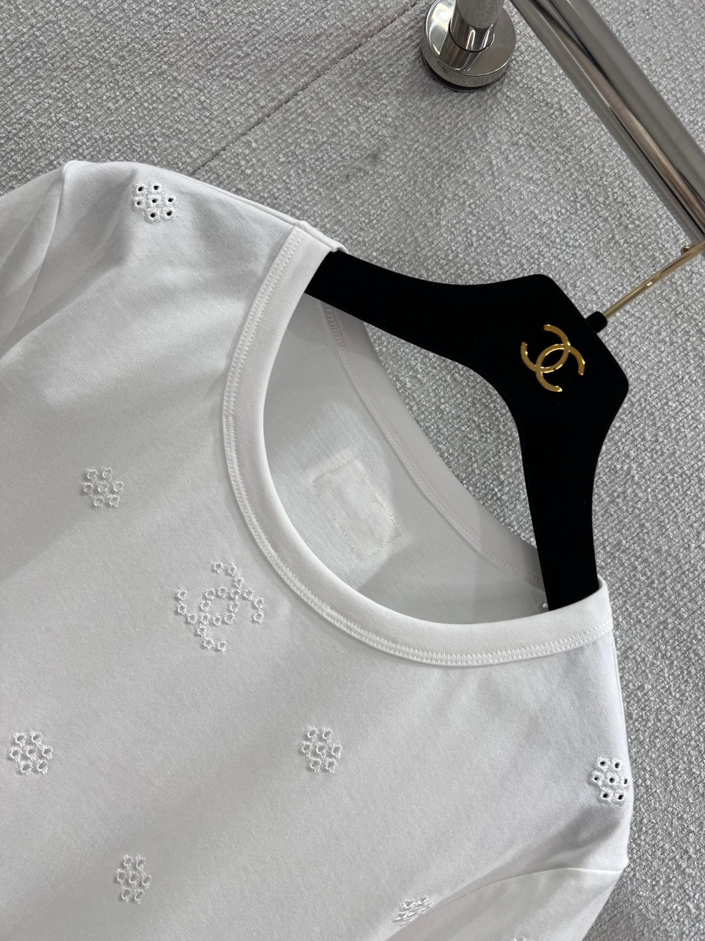 26NEW Embroidered Crew Neck Short Sleeve T-Shirt