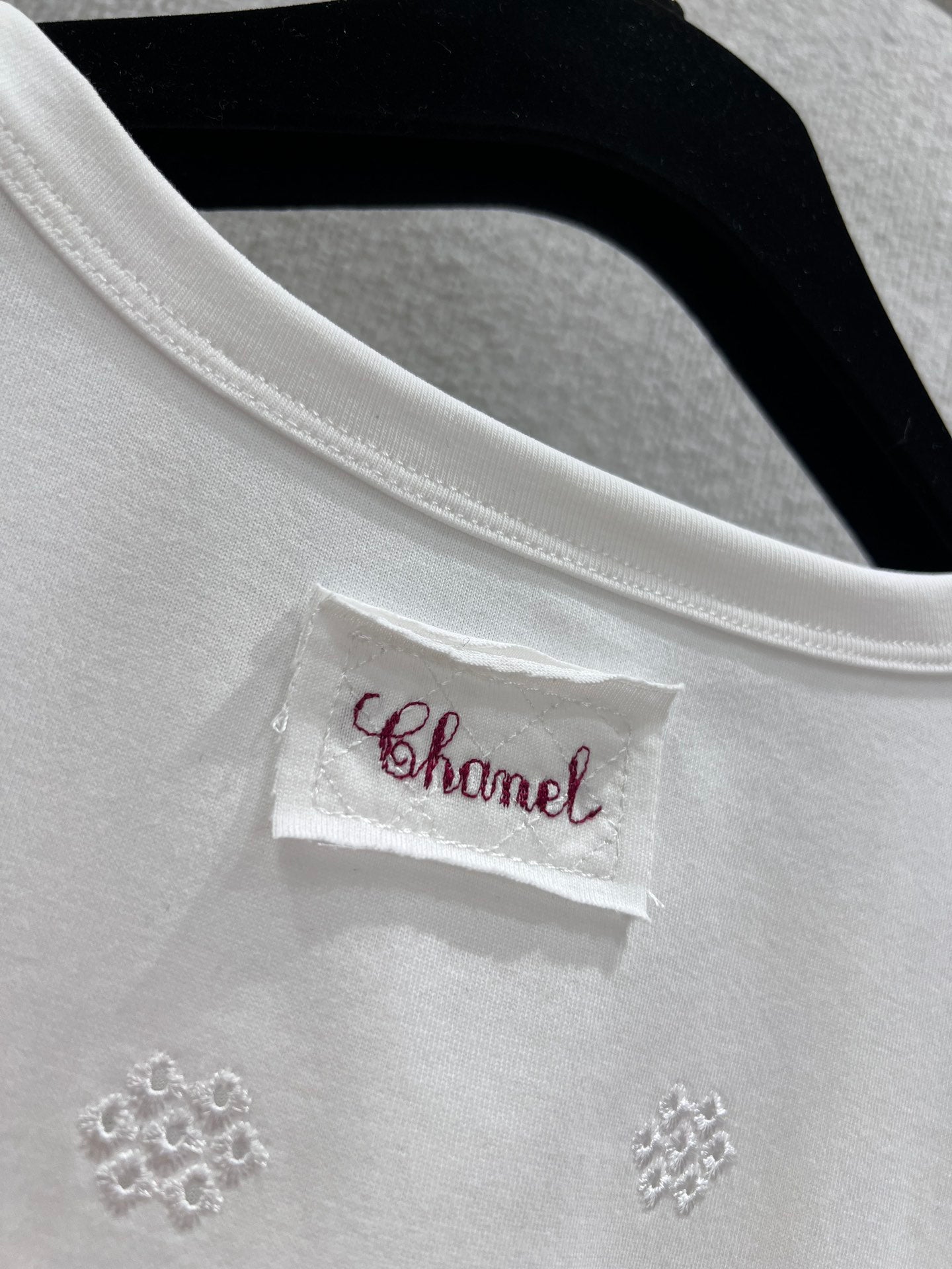 26NEW Embroidered Crew Neck Short Sleeve T-Shirt