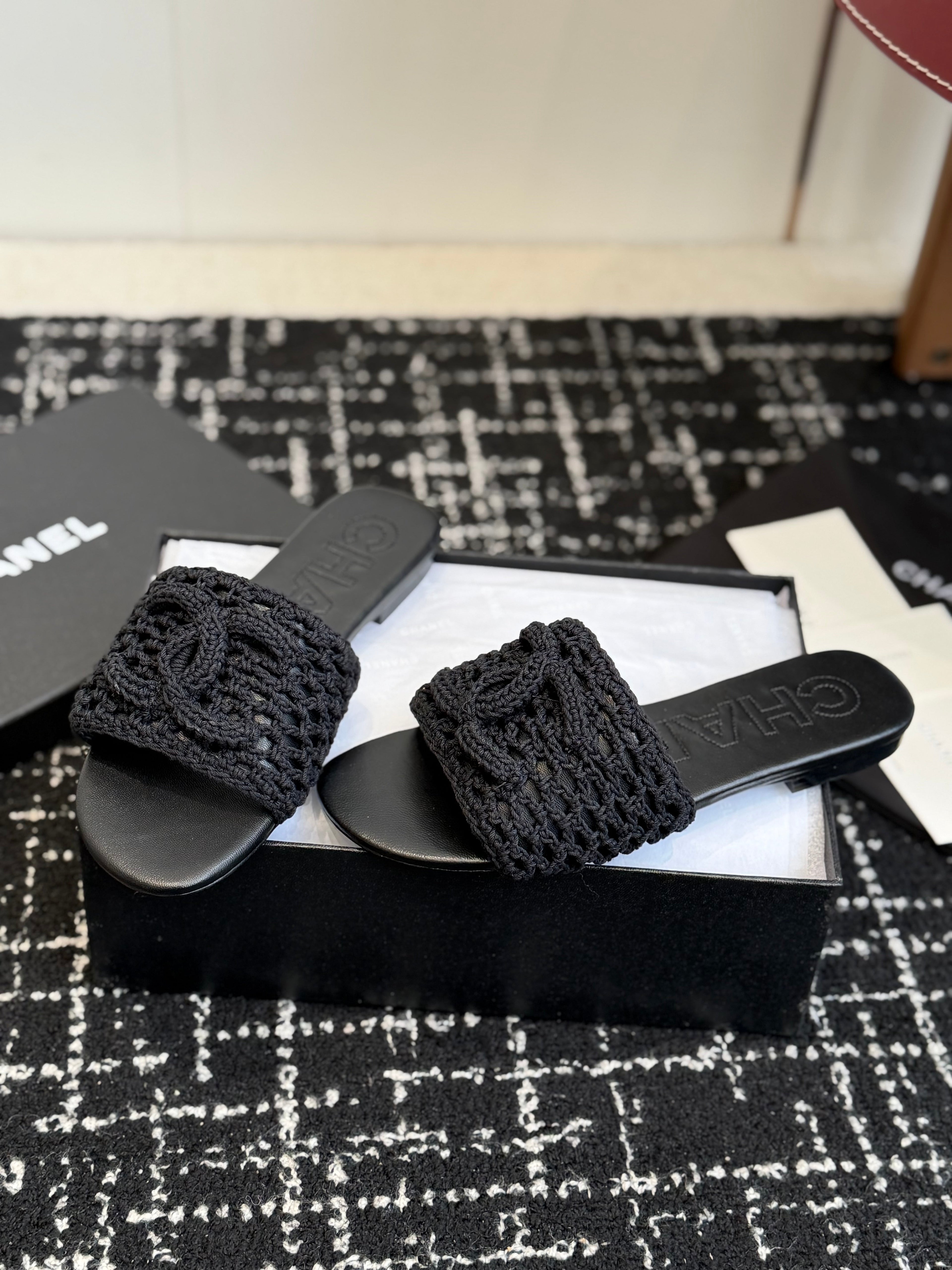 26NEW Vacation Slip-on Slippers