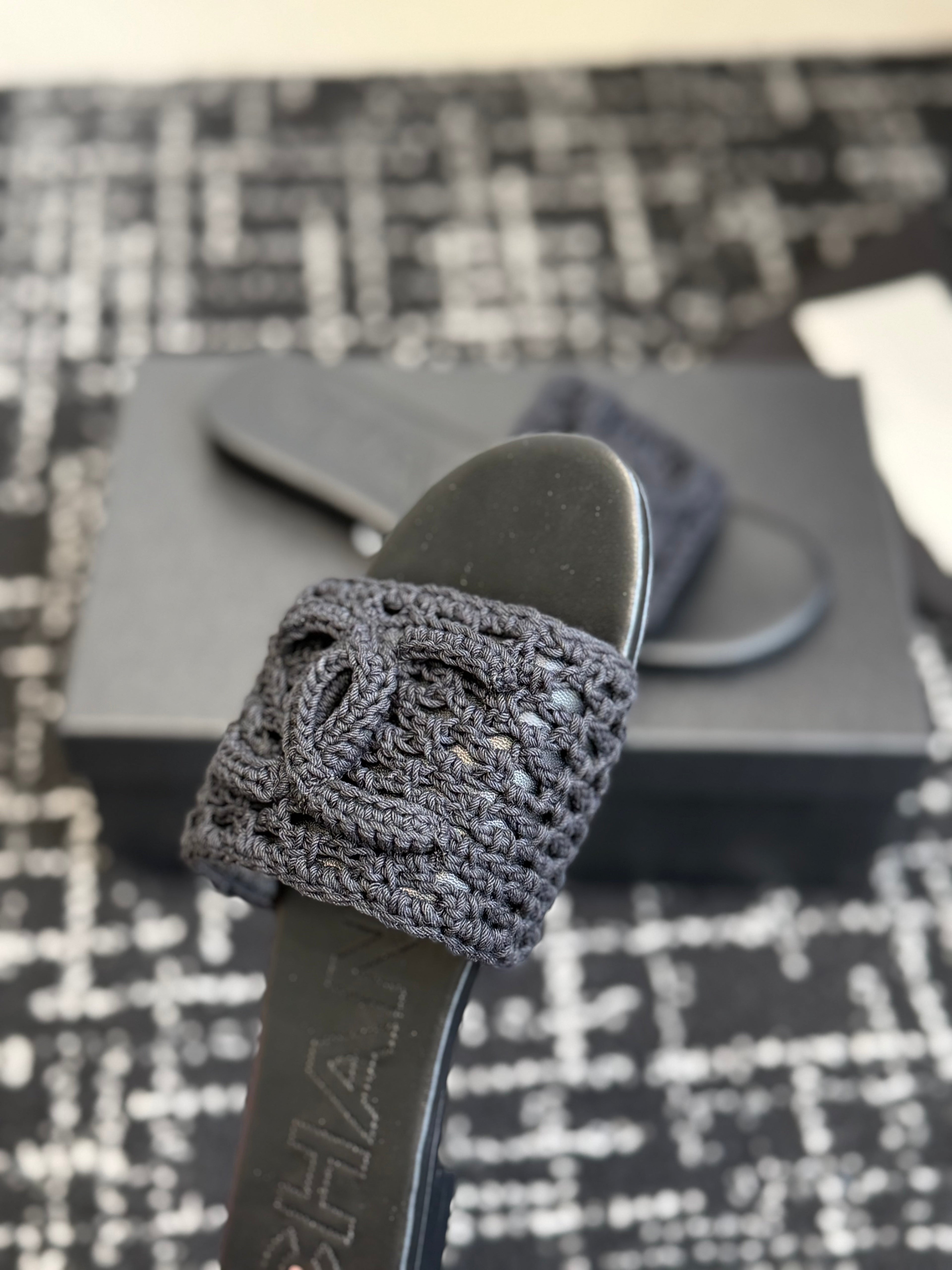 26NEW Vacation Slip-on Slippers