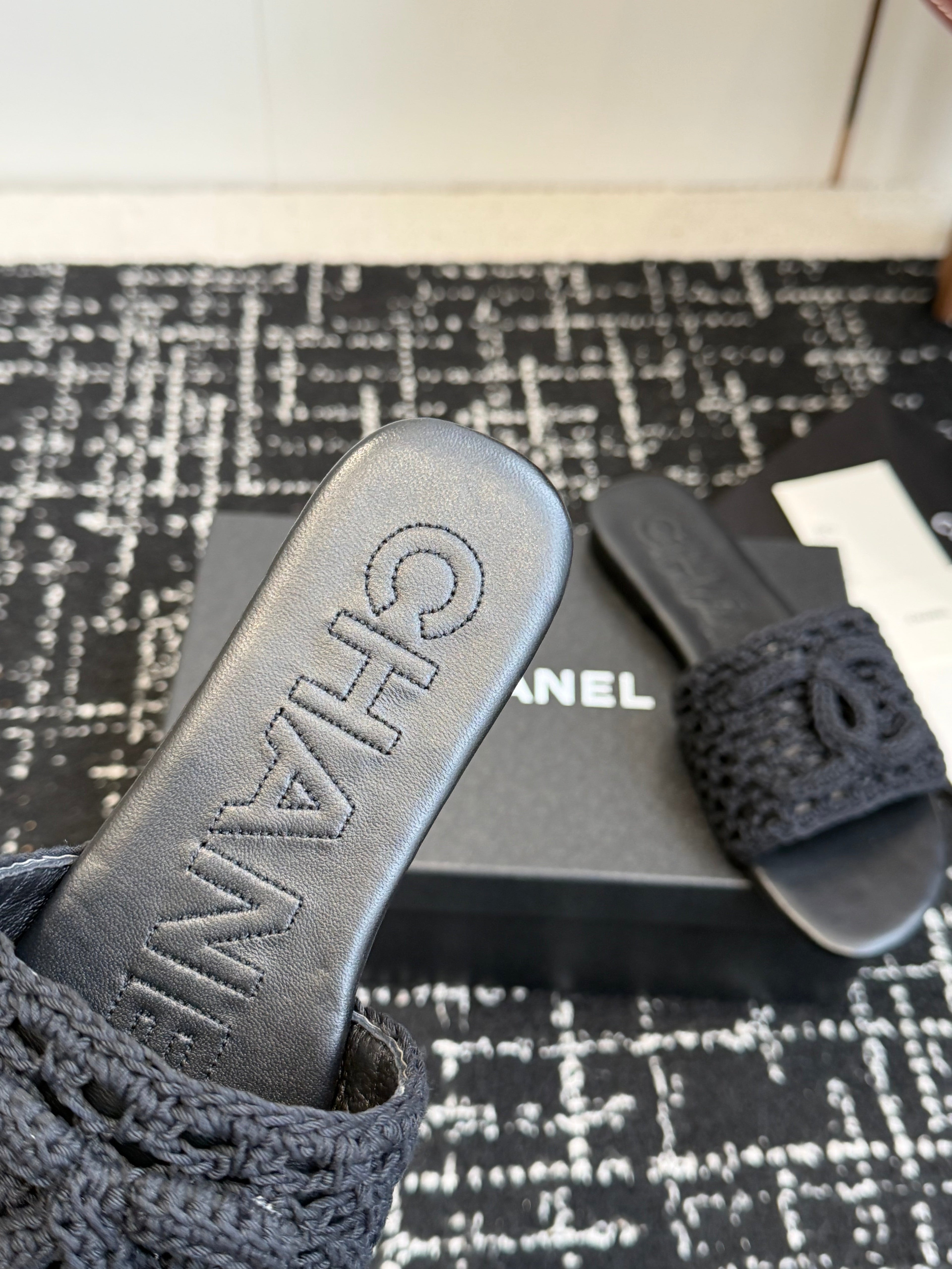 26NEW Vacation Slip-on Slippers