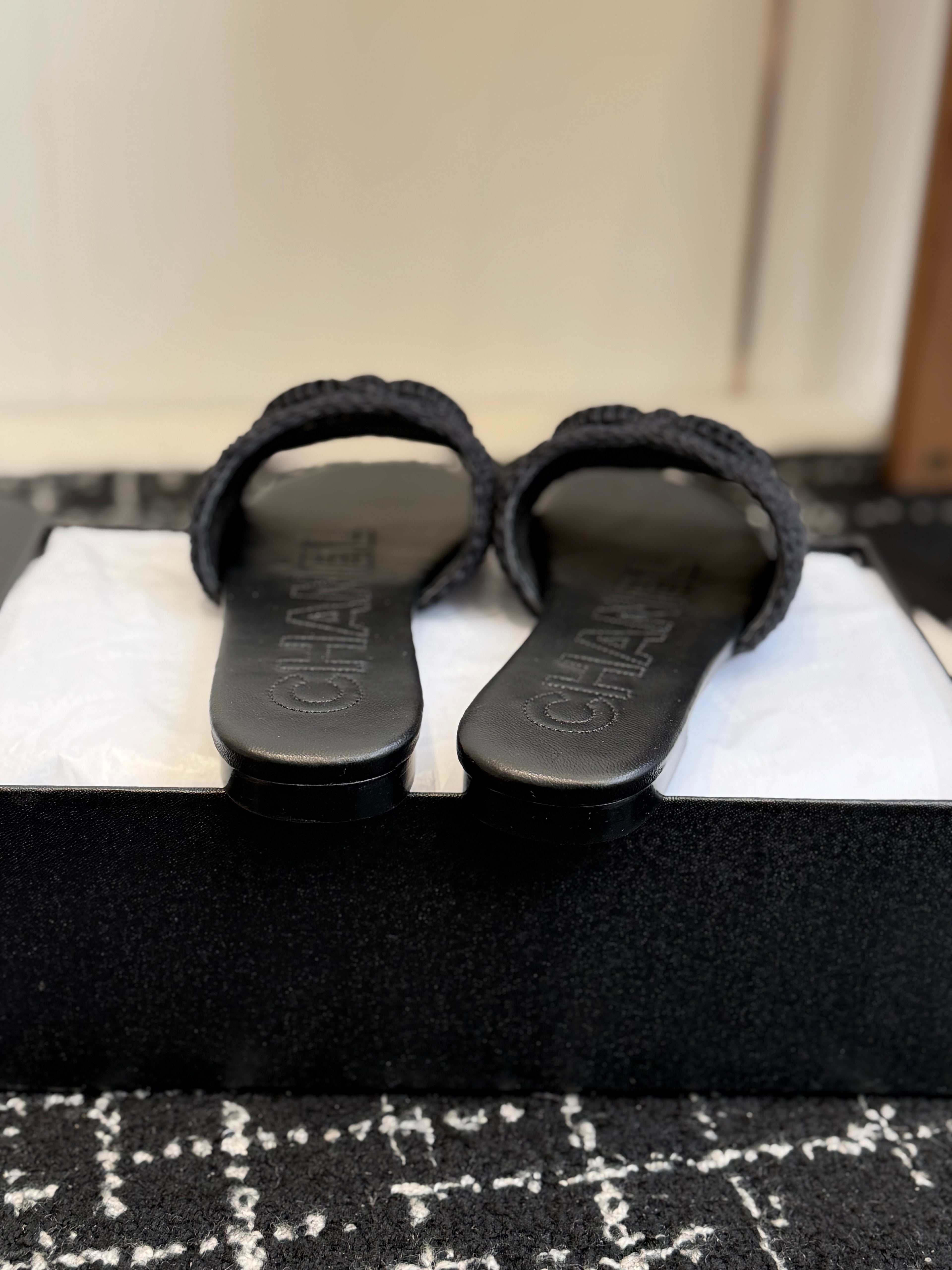 26NEW Vacation Slip-on Slippers