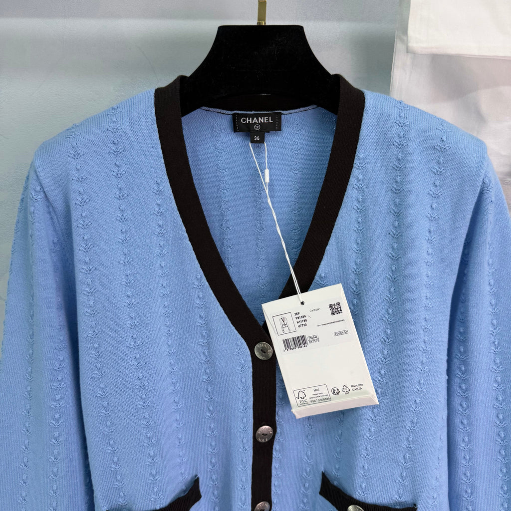 26NEW Early Spring V-neck Cardigan
