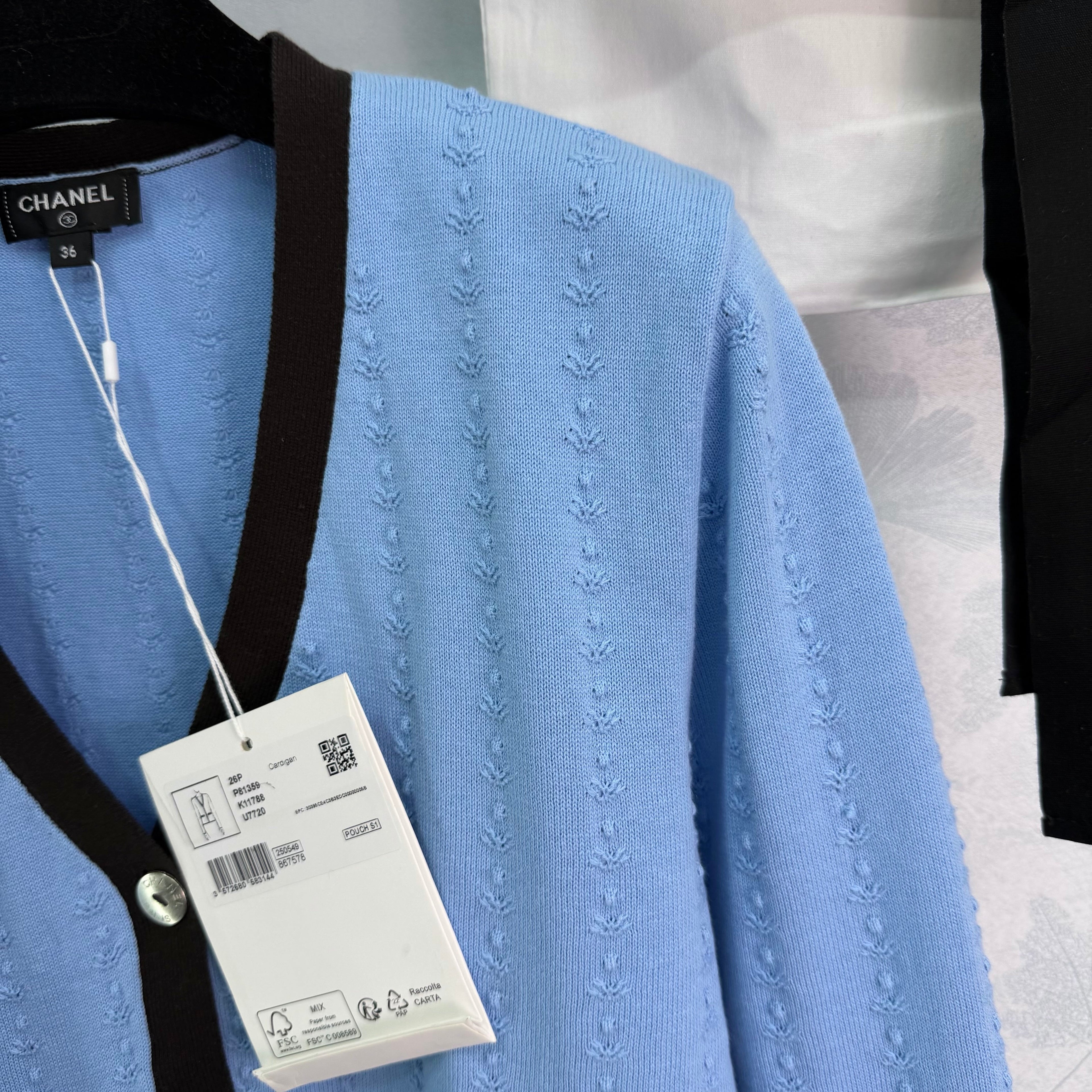 26NEW Early Spring V-neck Cardigan