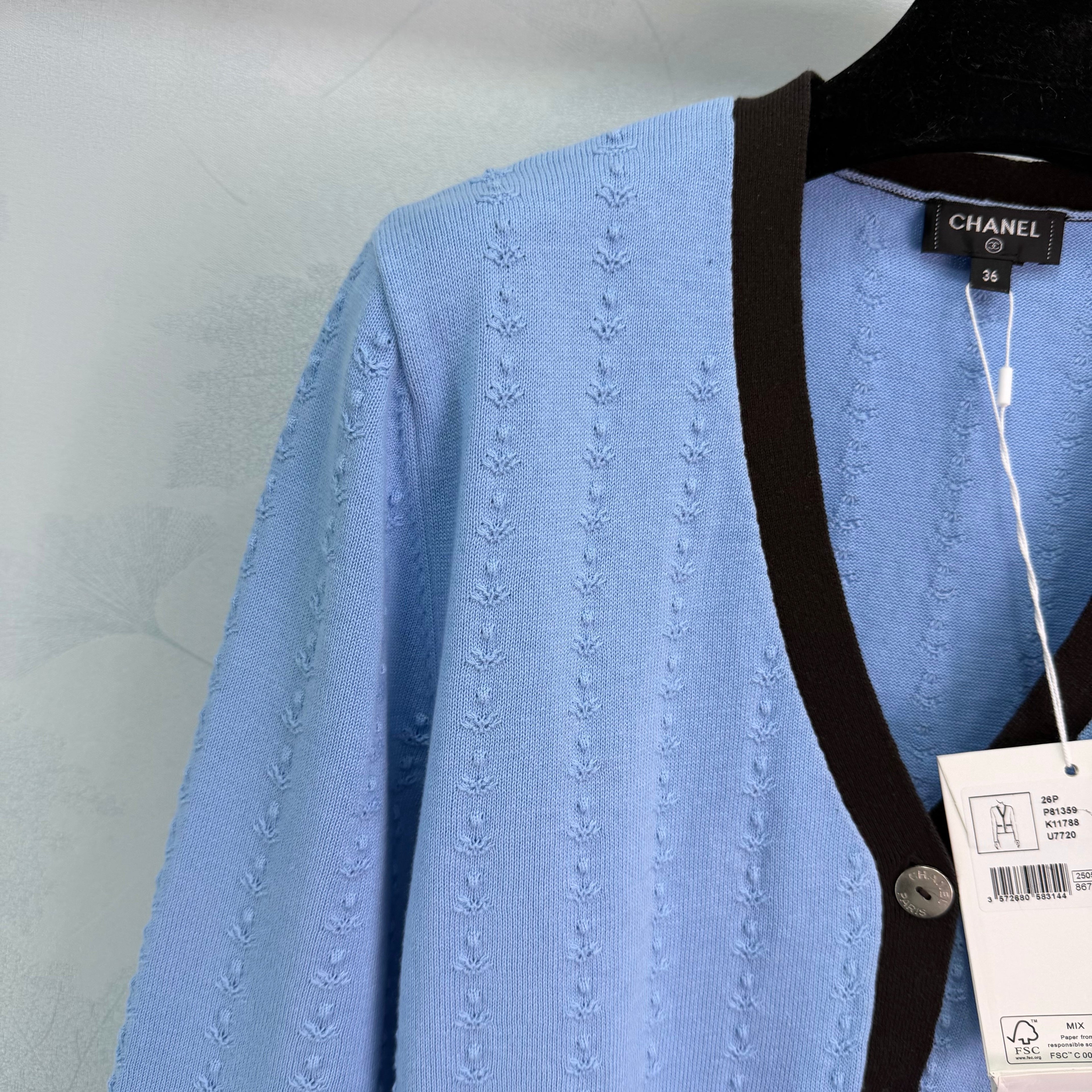 26NEW Early Spring V-neck Cardigan