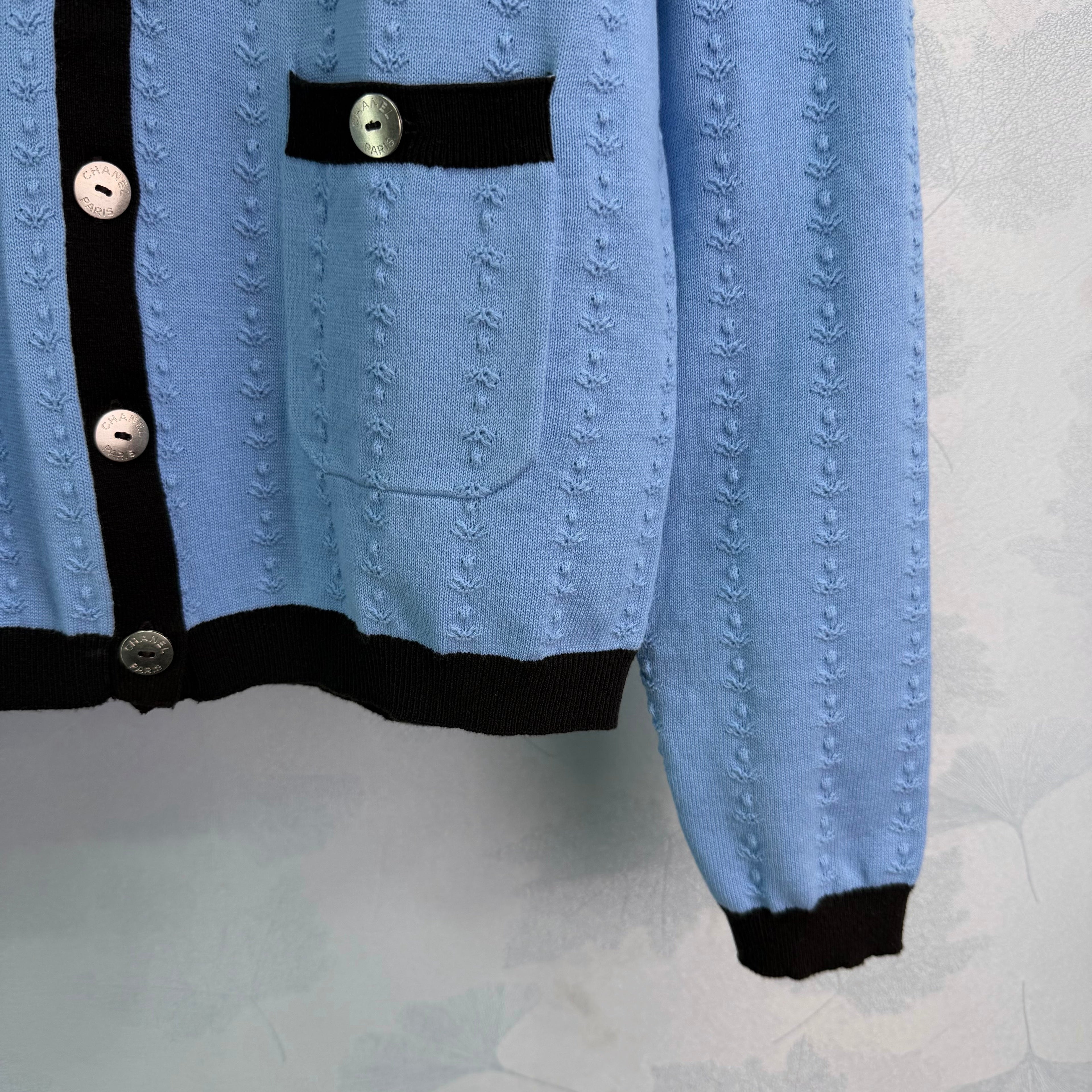 26NEW Early Spring V-neck Cardigan