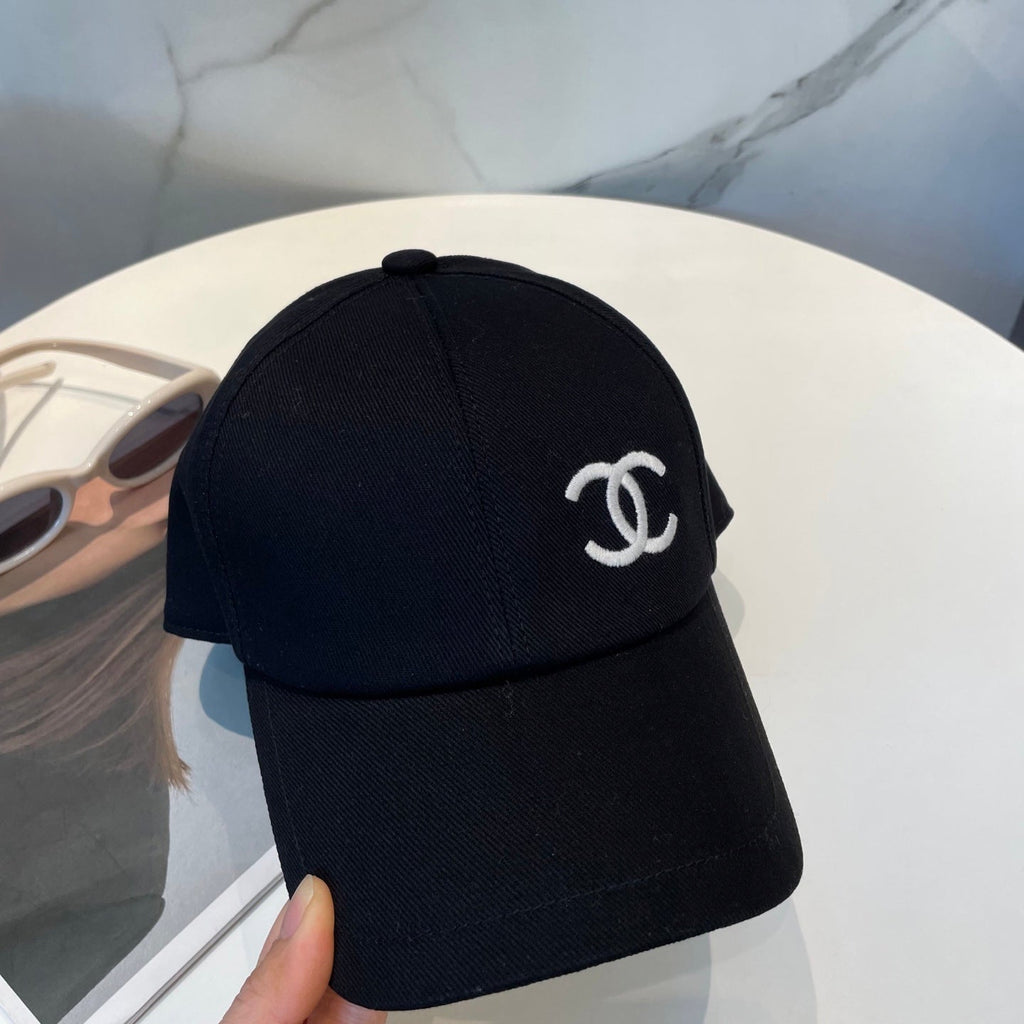 New double-sided embroidered baseball cap