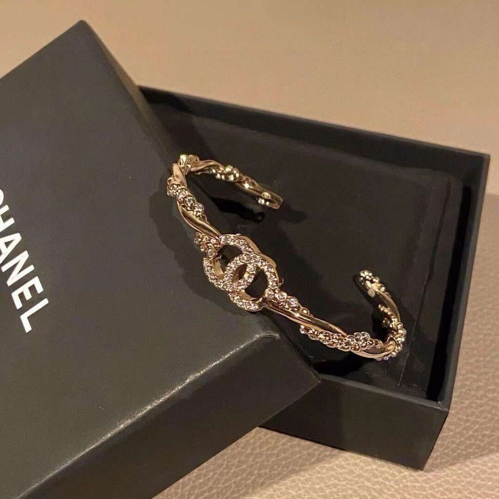Rhinestone twisted bracelet