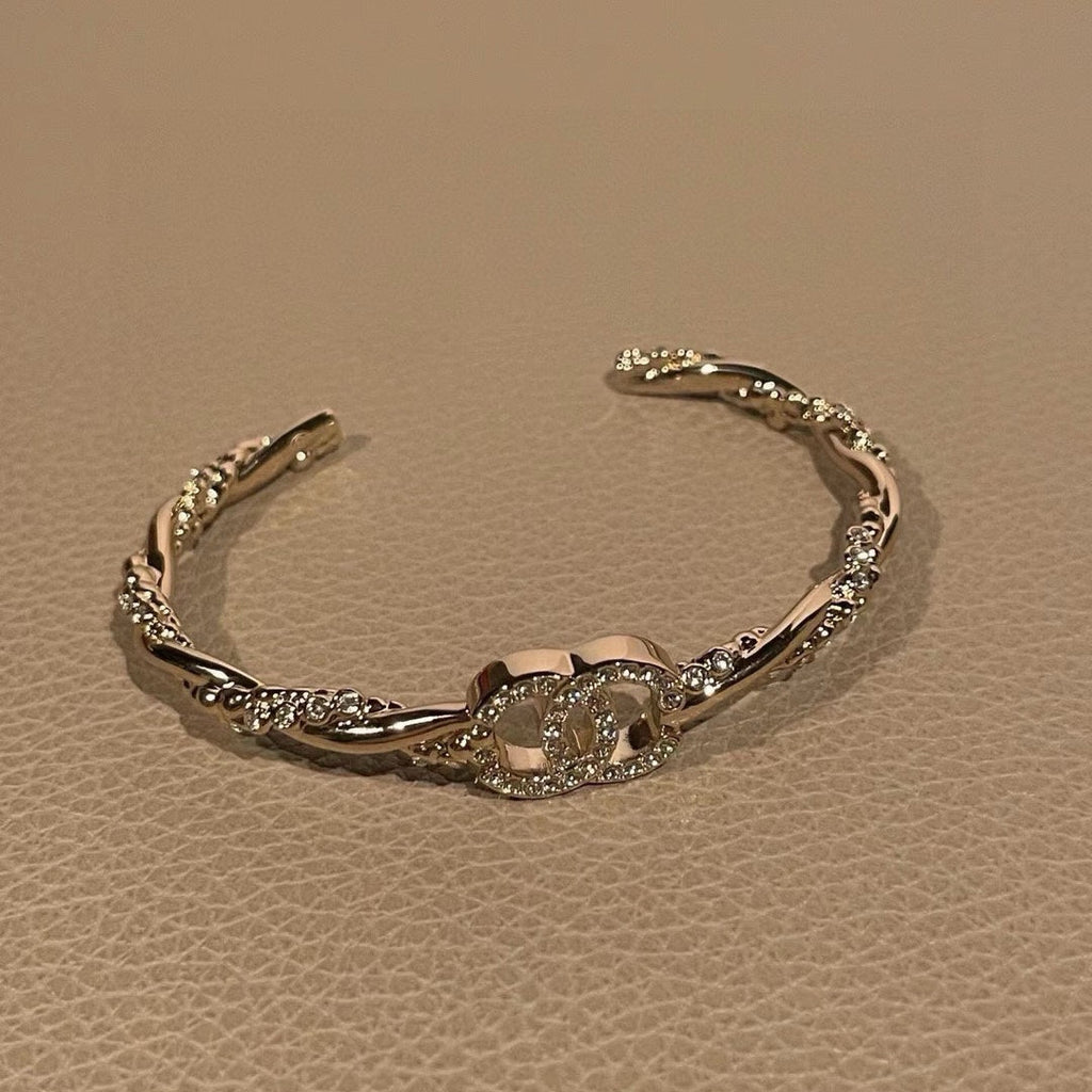 Rhinestone twisted bracelet