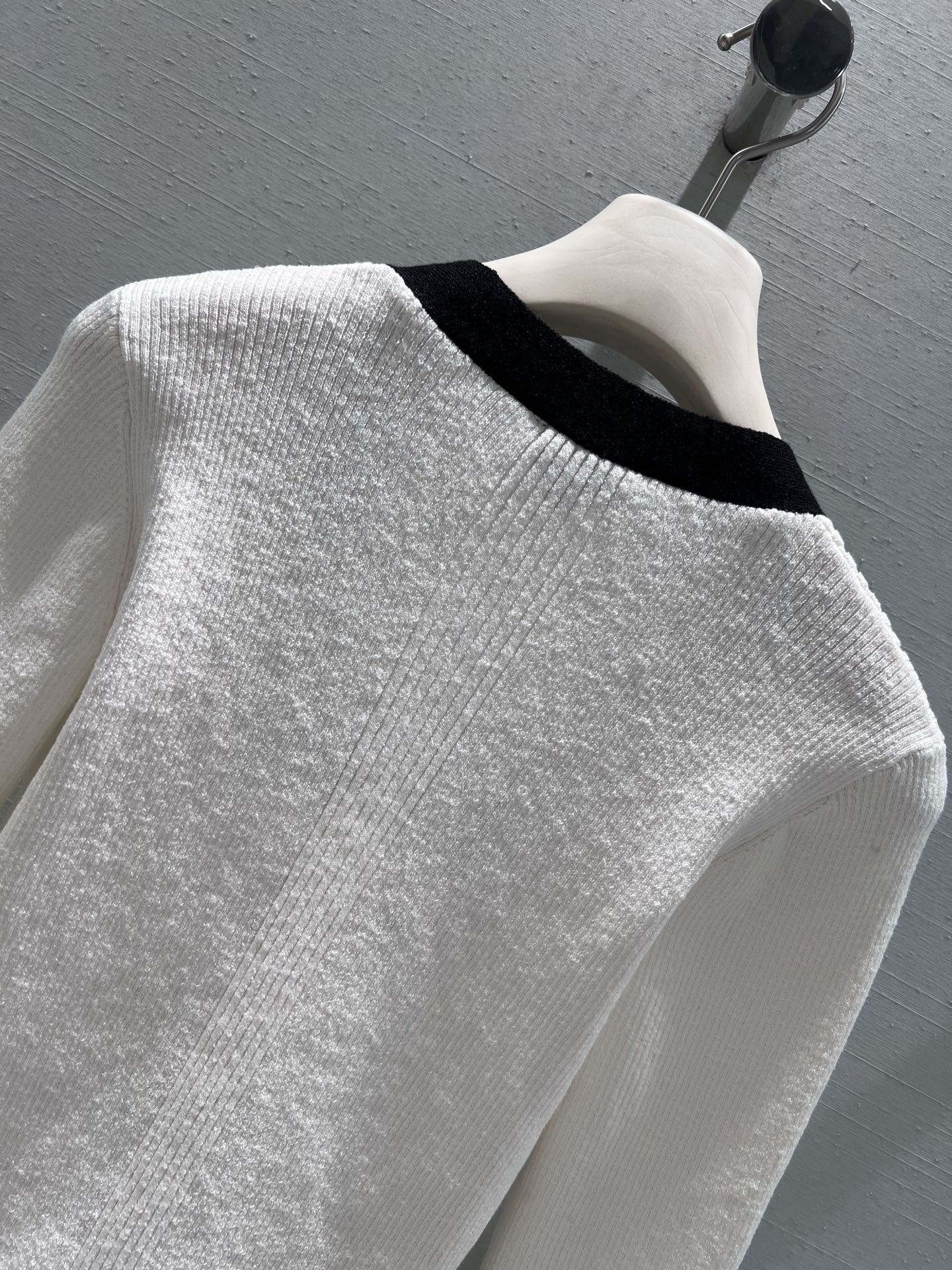 26NEW Color Block V-Neck Knit Cardigan