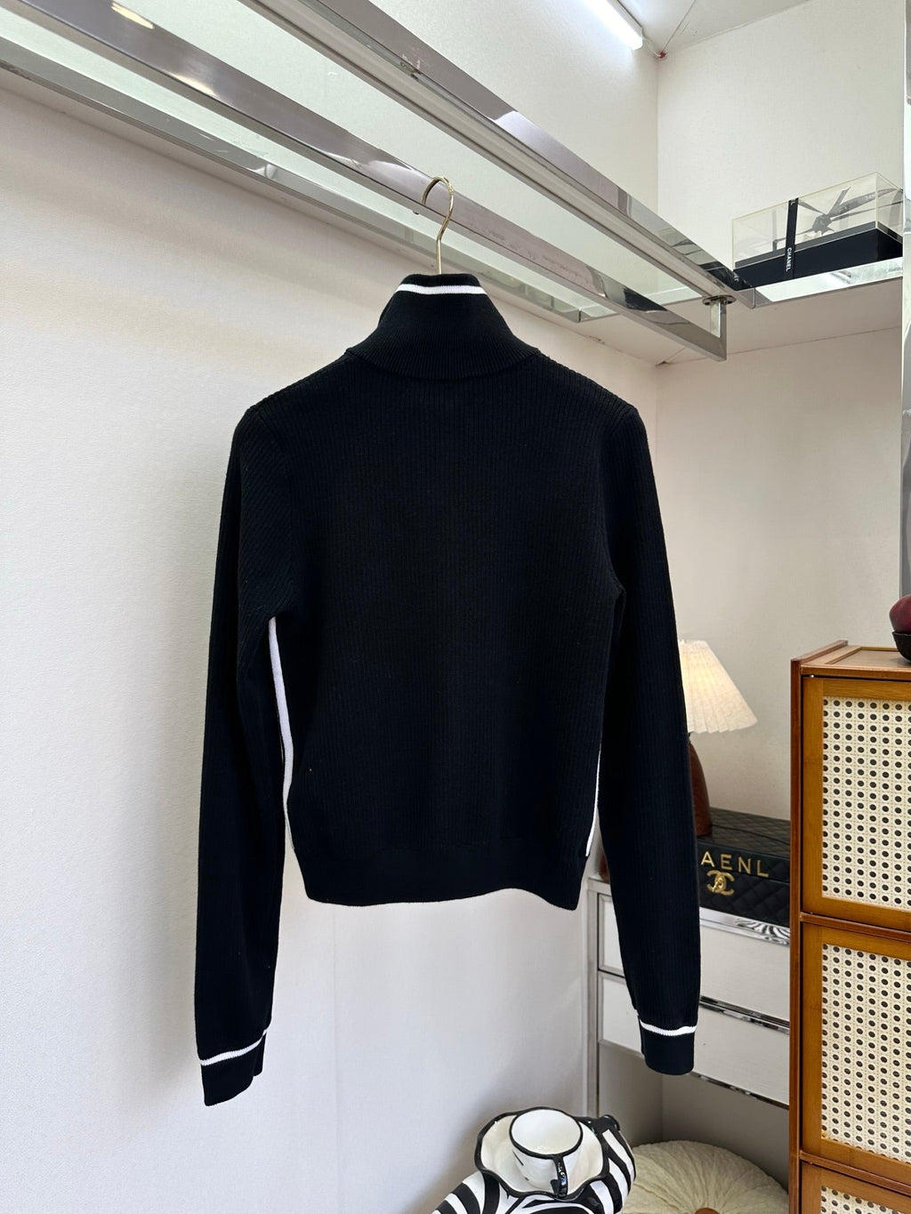 26NEW Classic Stand Collar Black Knit Zip-Up Cardigan