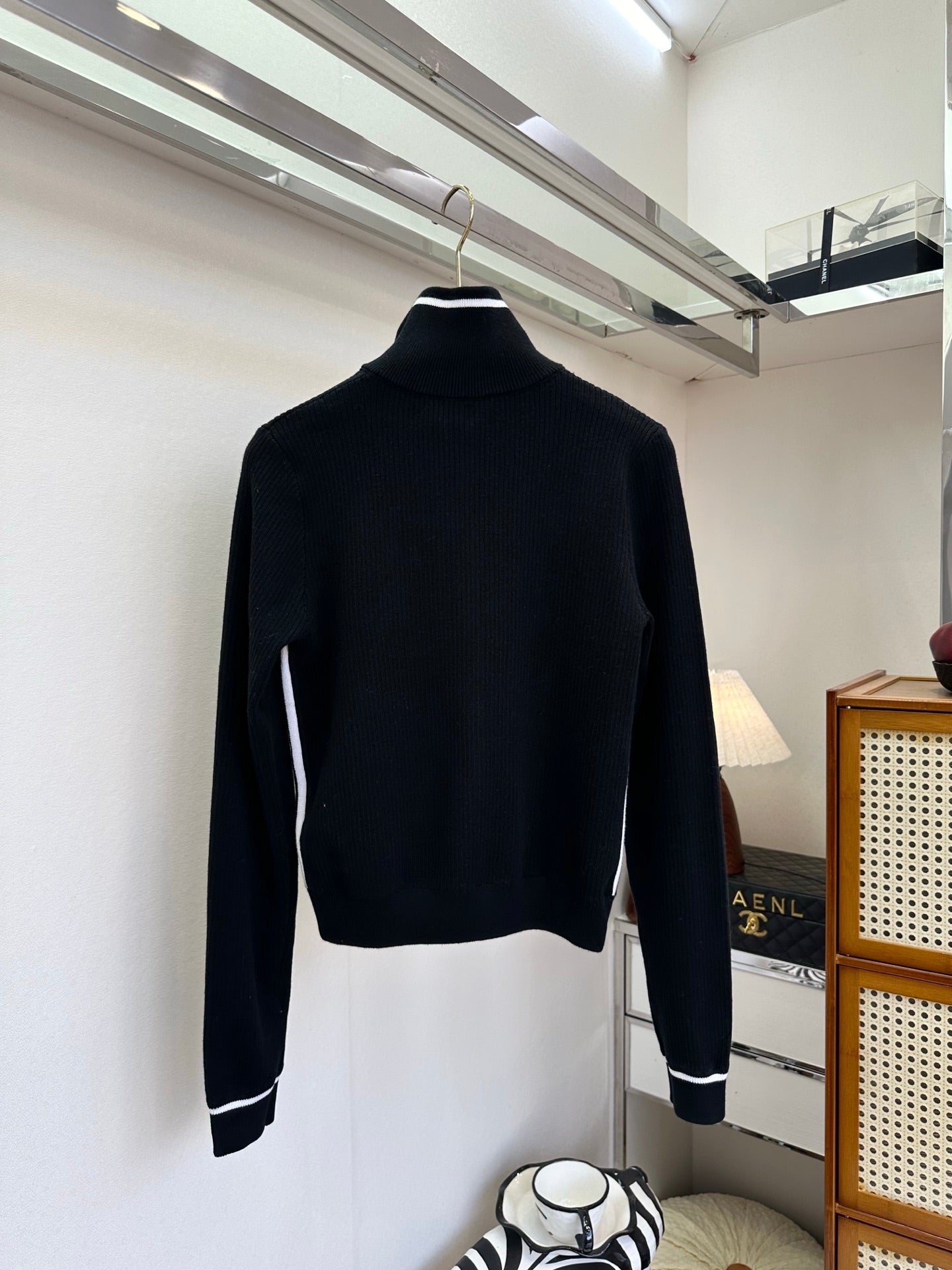 26NEW Classic Stand Collar Black Knit Zip-Up Cardigan