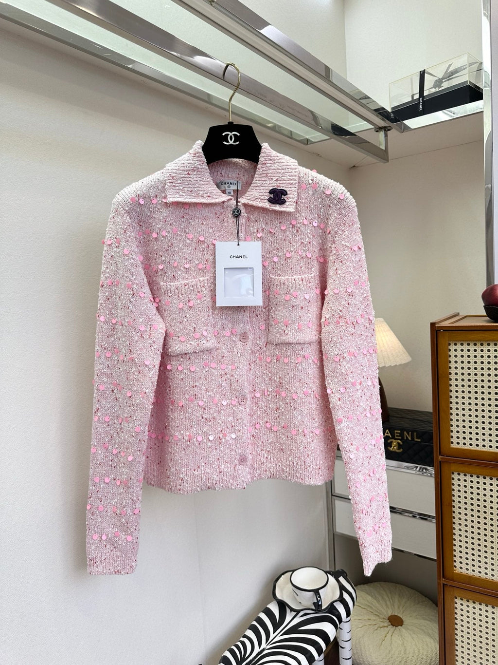 26NEW Delicate Sequin Knit