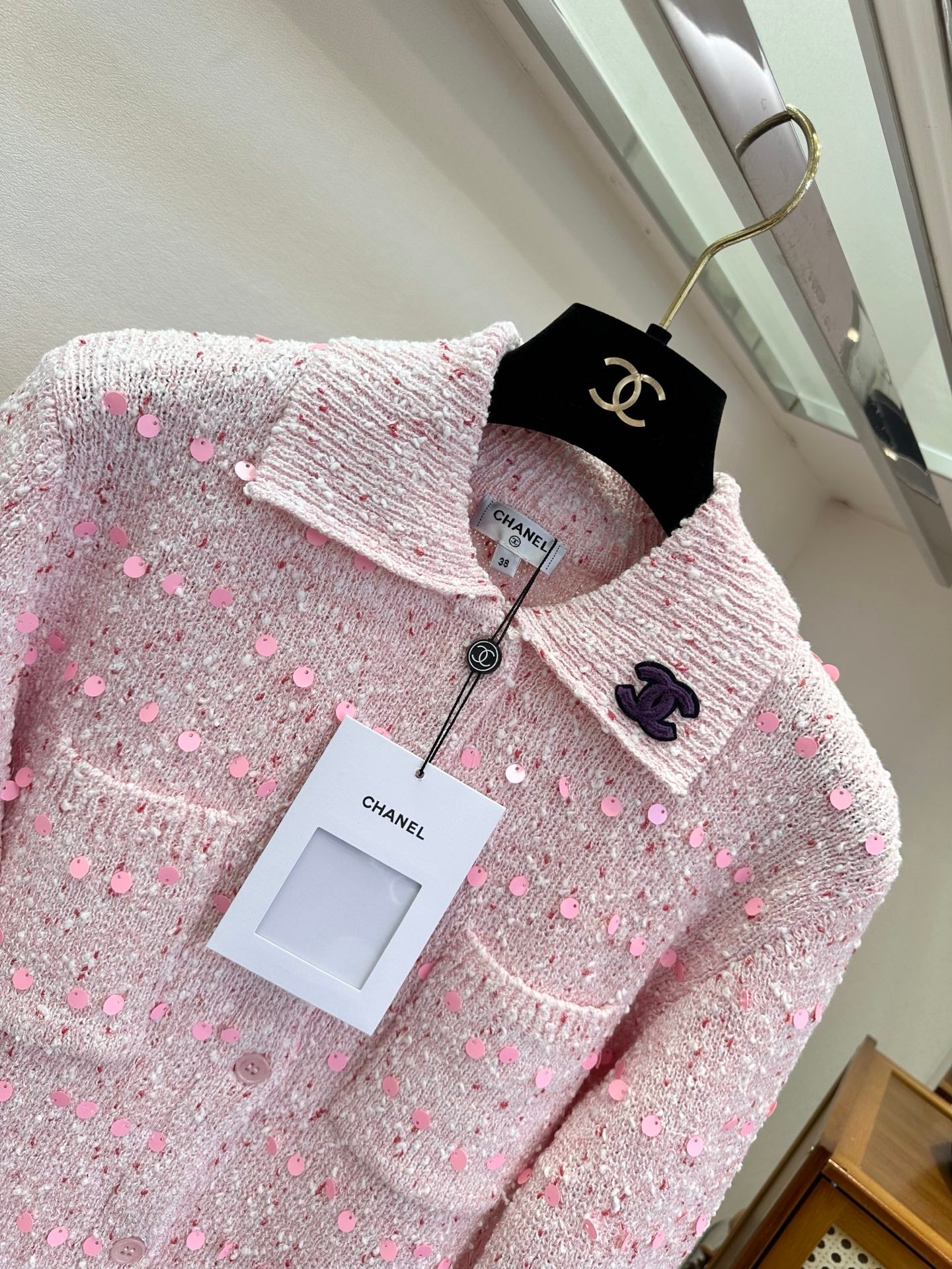 26NEW Delicate Sequin Knit