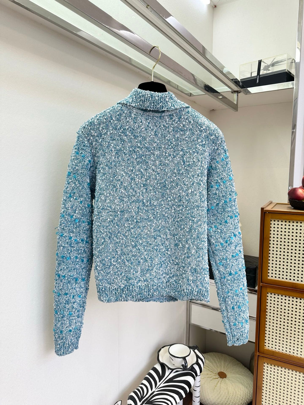 26NEW Delicate Sequin Knit