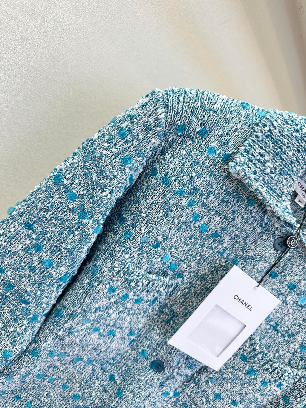 26NEW Delicate Sequin Knit