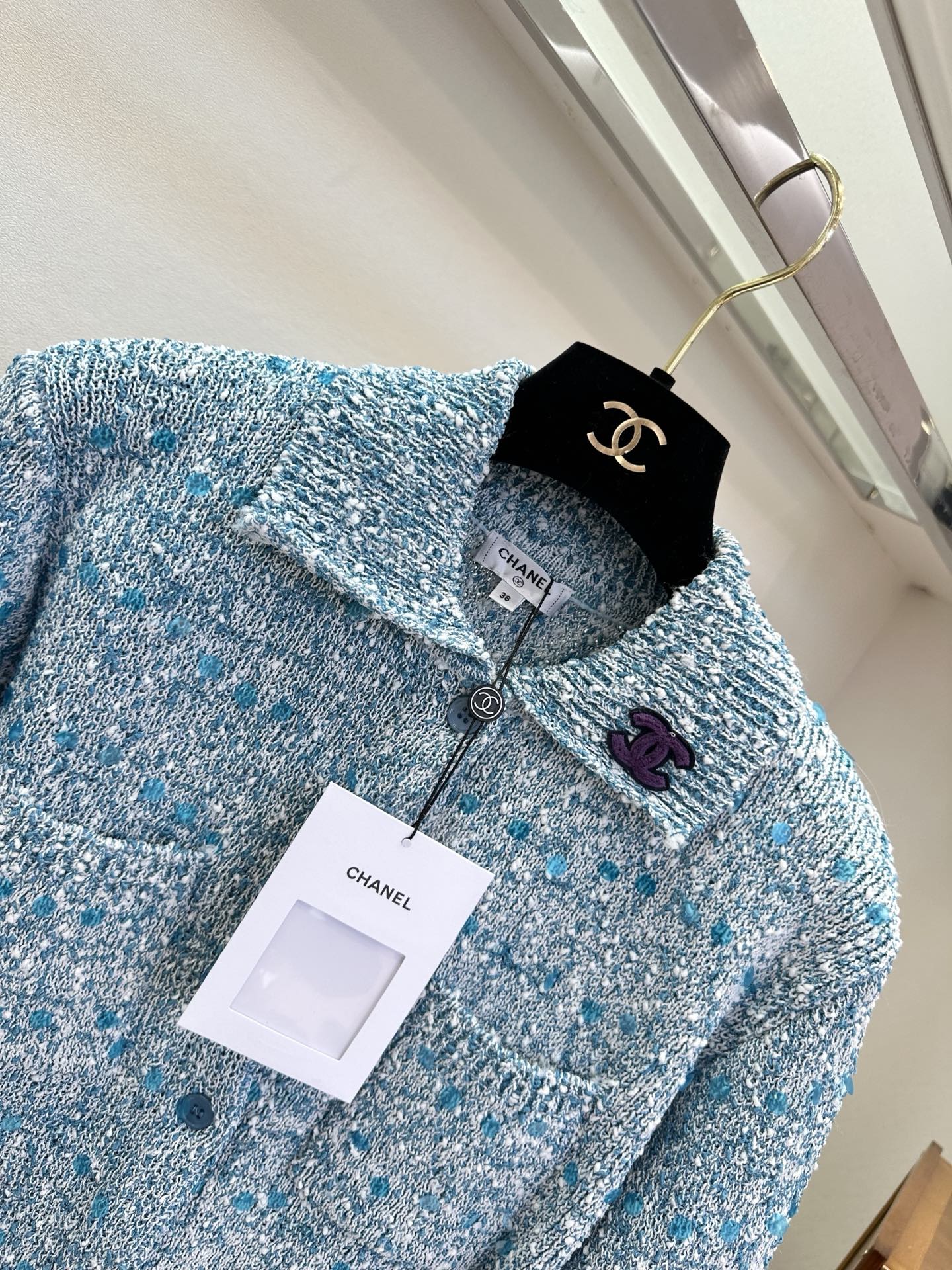 26NEW Delicate Sequin Knit