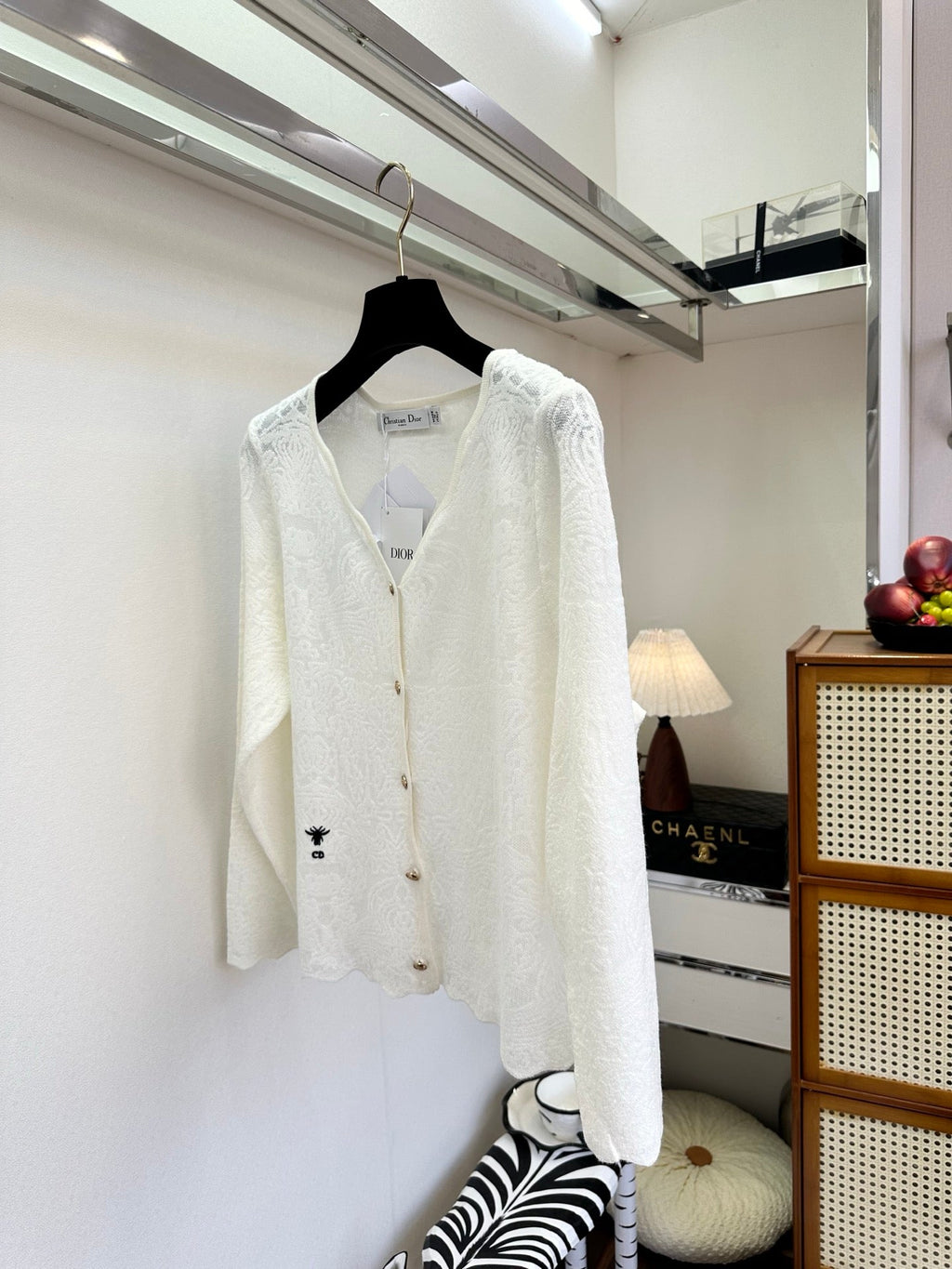 26NEW Embossed Exquisite Embroidered Cardigan