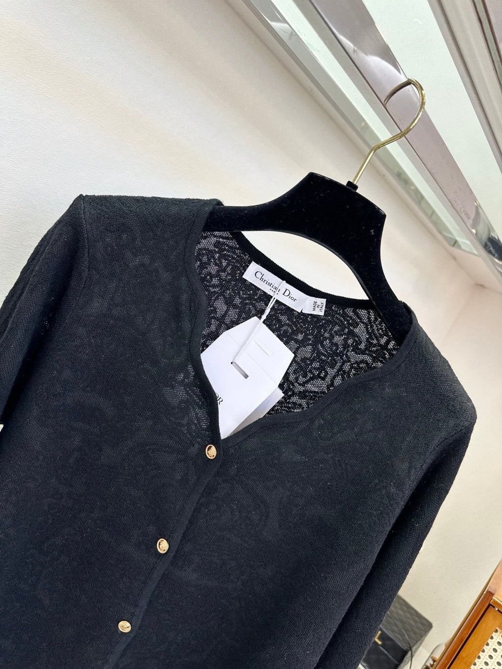26NEW Embossed Exquisite Embroidered Cardigan