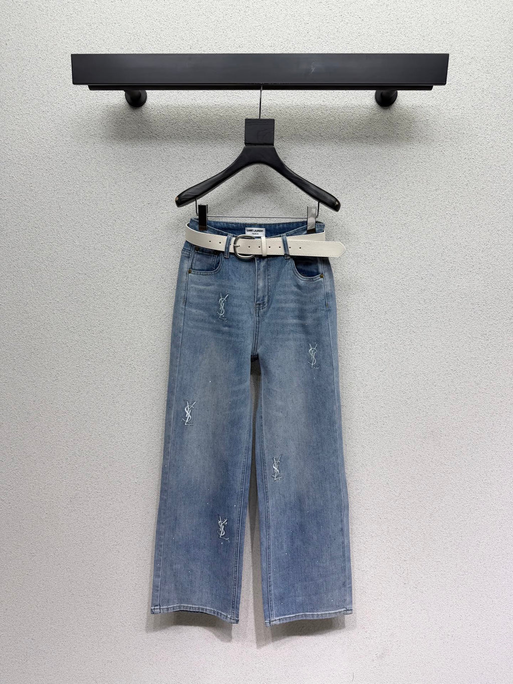 26NEW Rhinestone Embroidered Letter Straight Leg Stretch Jeans