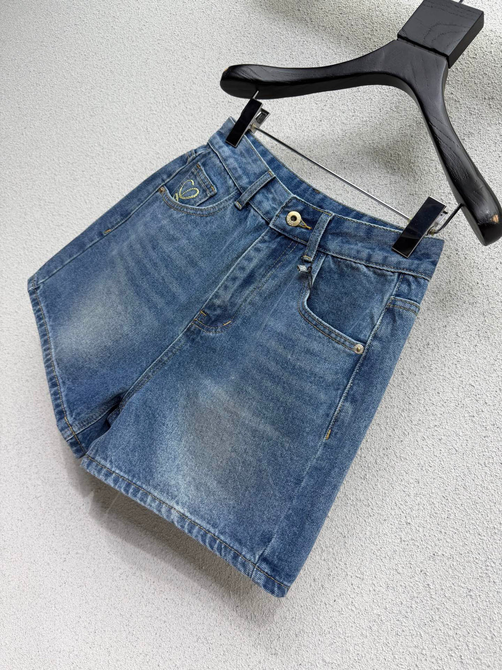 26NEW Embroidered Denim Shorts