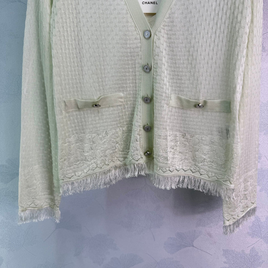 26NEW light green knitted cardigan