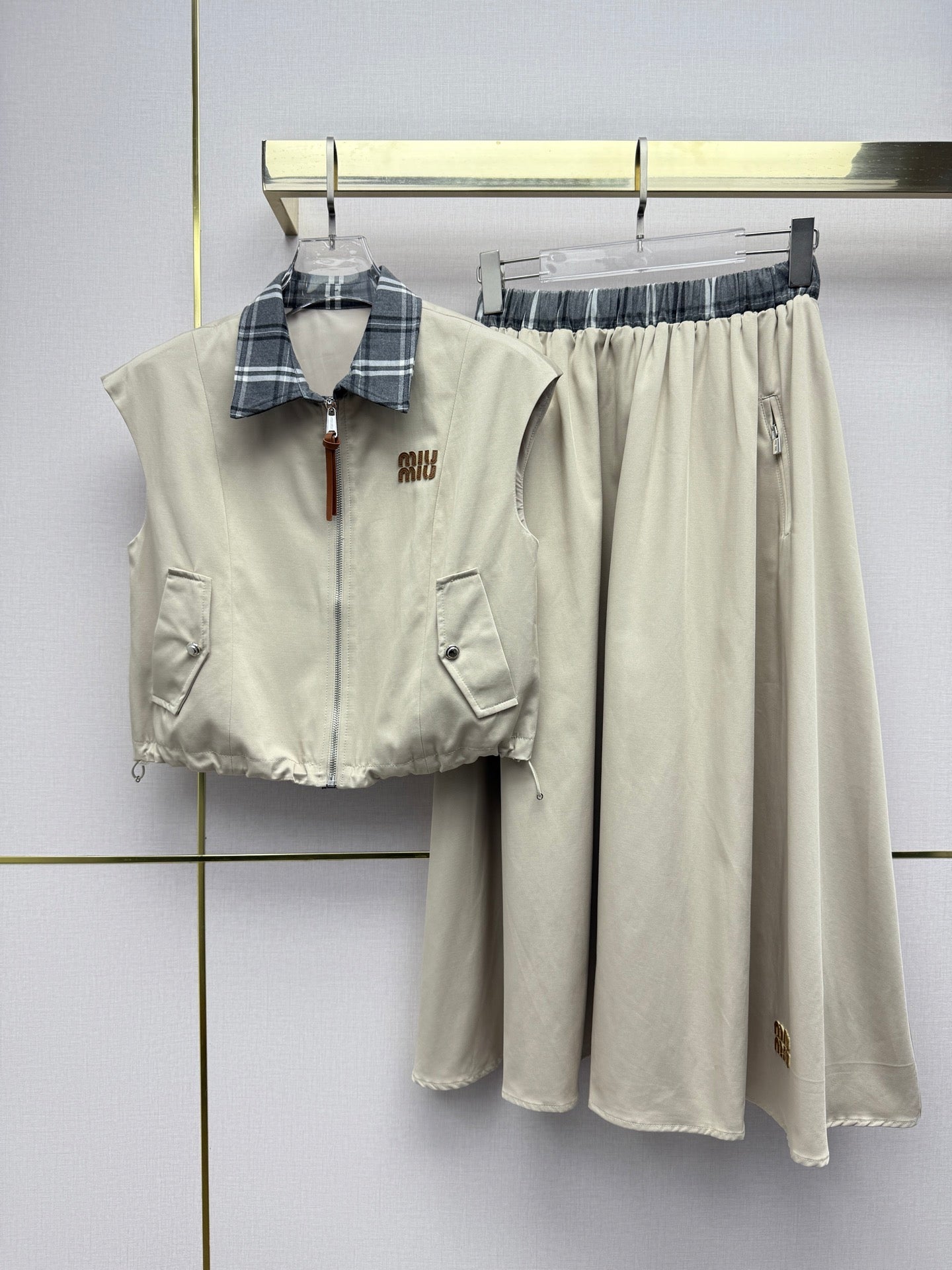 26NEW Sleeveless Zipper Vest + Skirt Set
