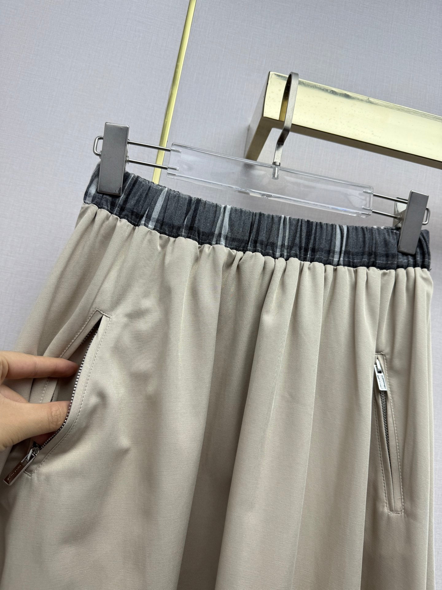 26NEW Sleeveless Zipper Vest + Skirt Set