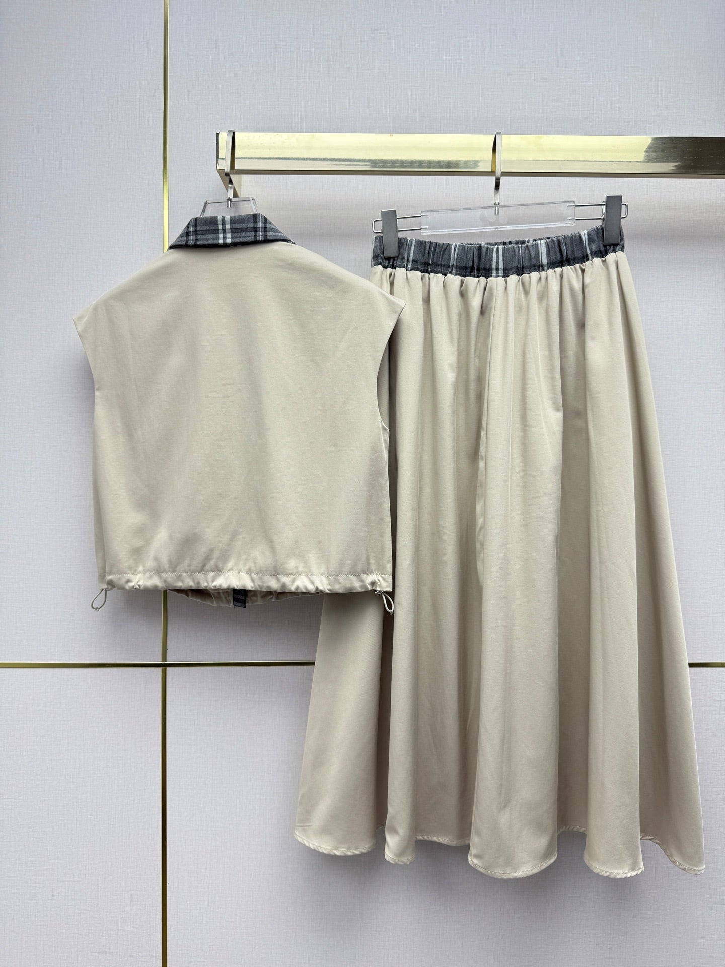 26NEW Sleeveless Zipper Vest + Skirt Set