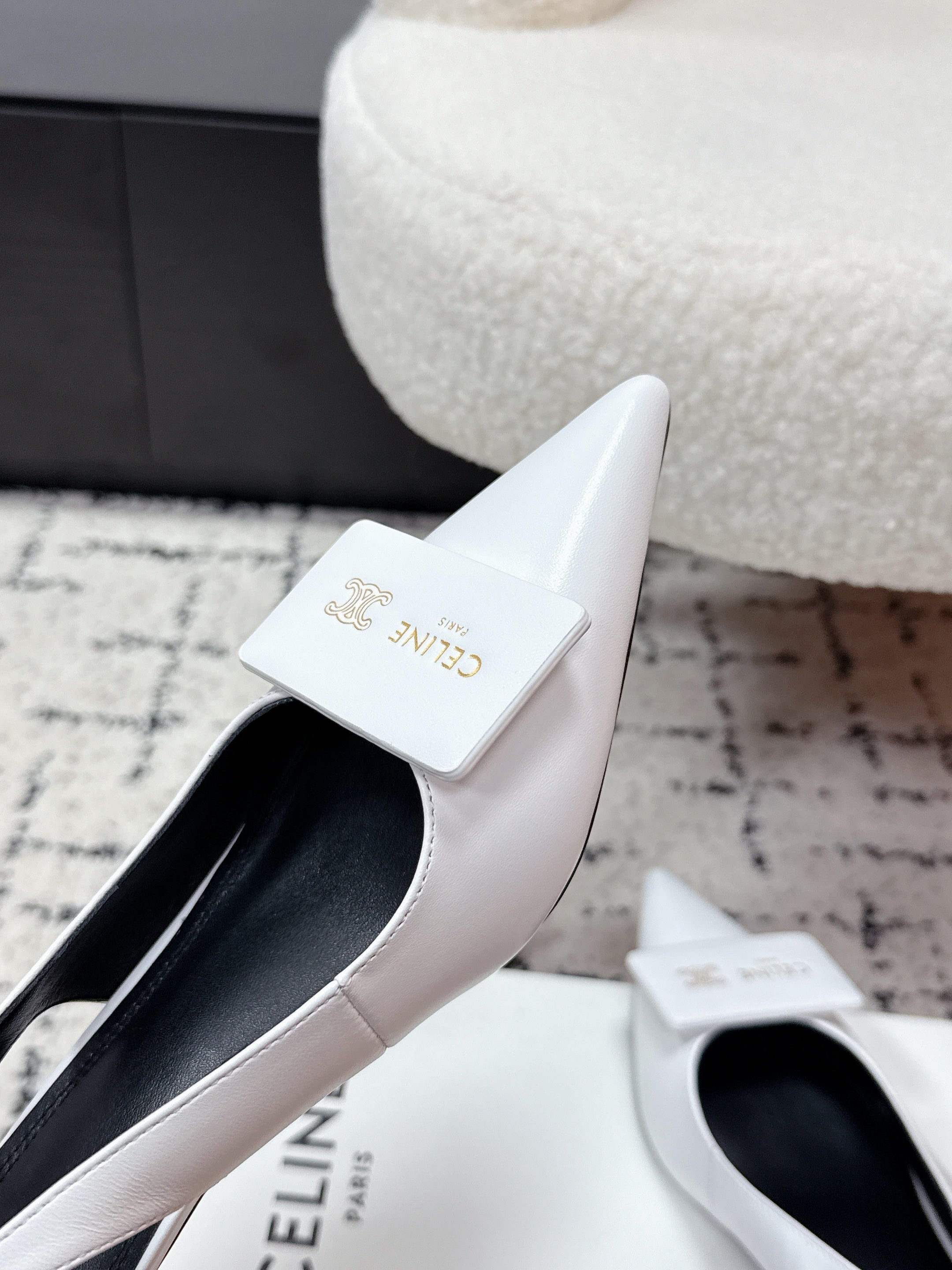 26NEW's signature open-toe buckle high heels
