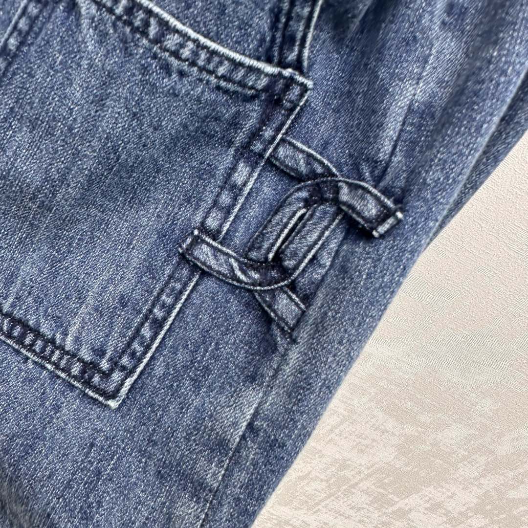 26NEW Letter Logo Denim Shirt
